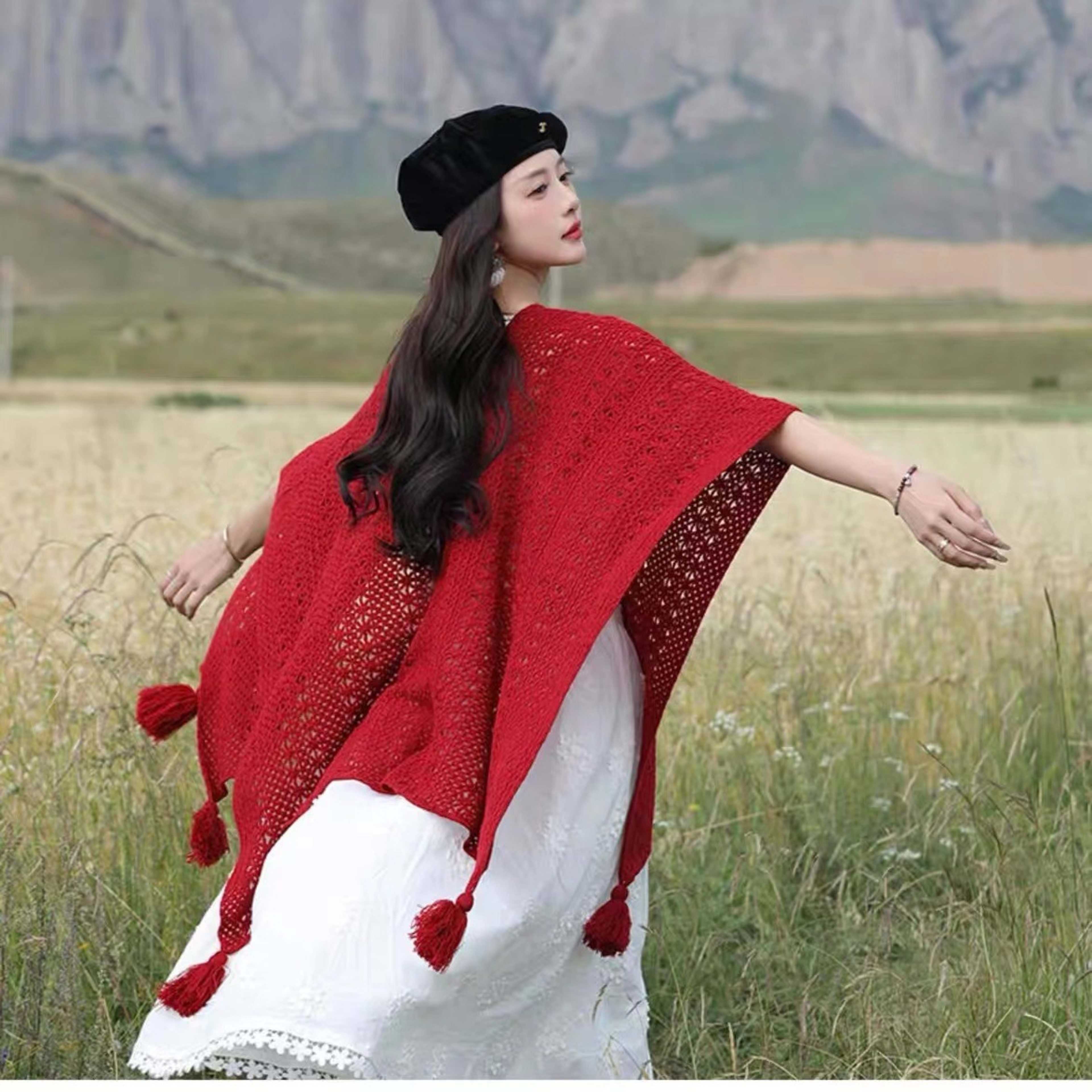 Womens Knitted Tassel-Trimmed Open-Front Cape For Photos 10