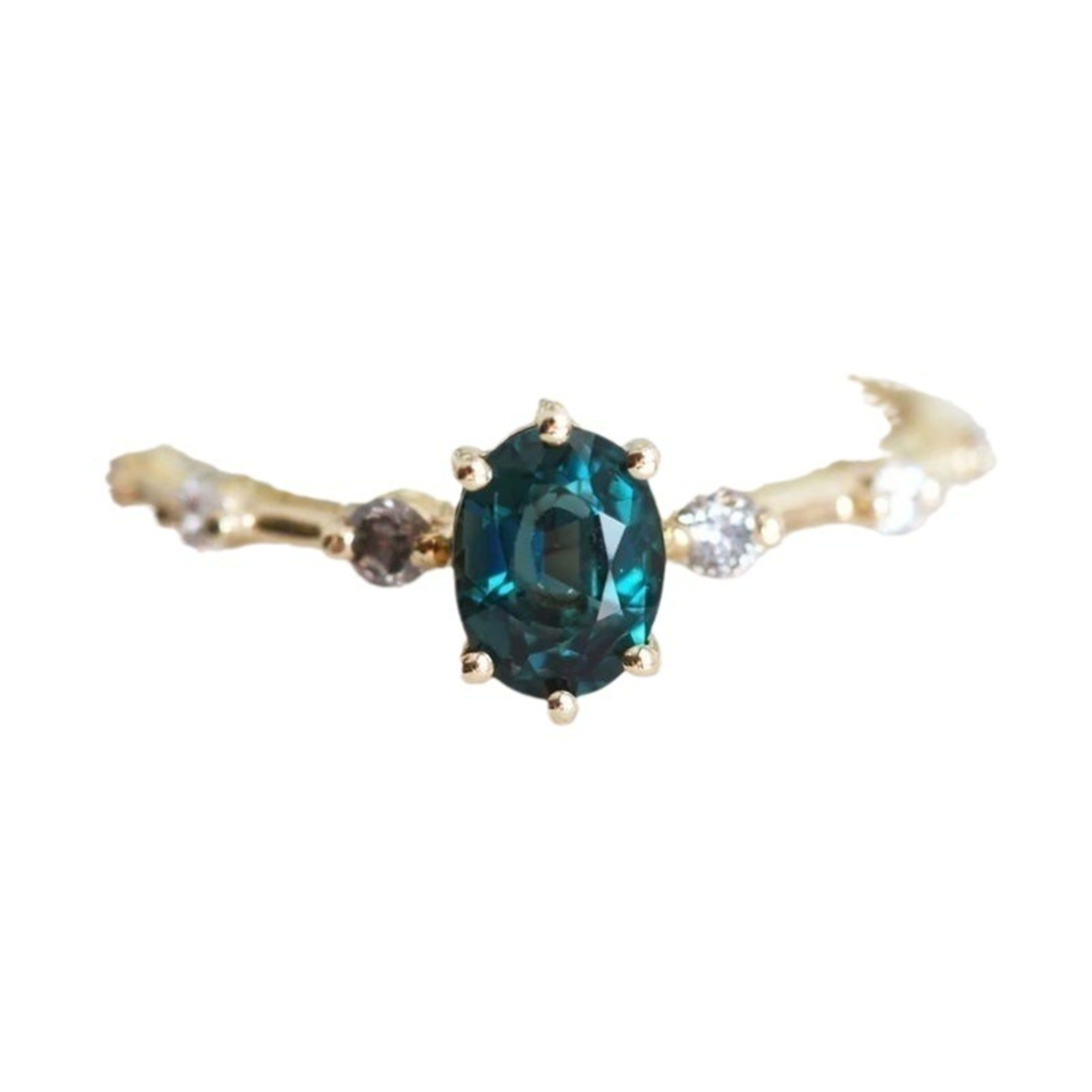 Gold-plated Ring With Emerald Inlay 2