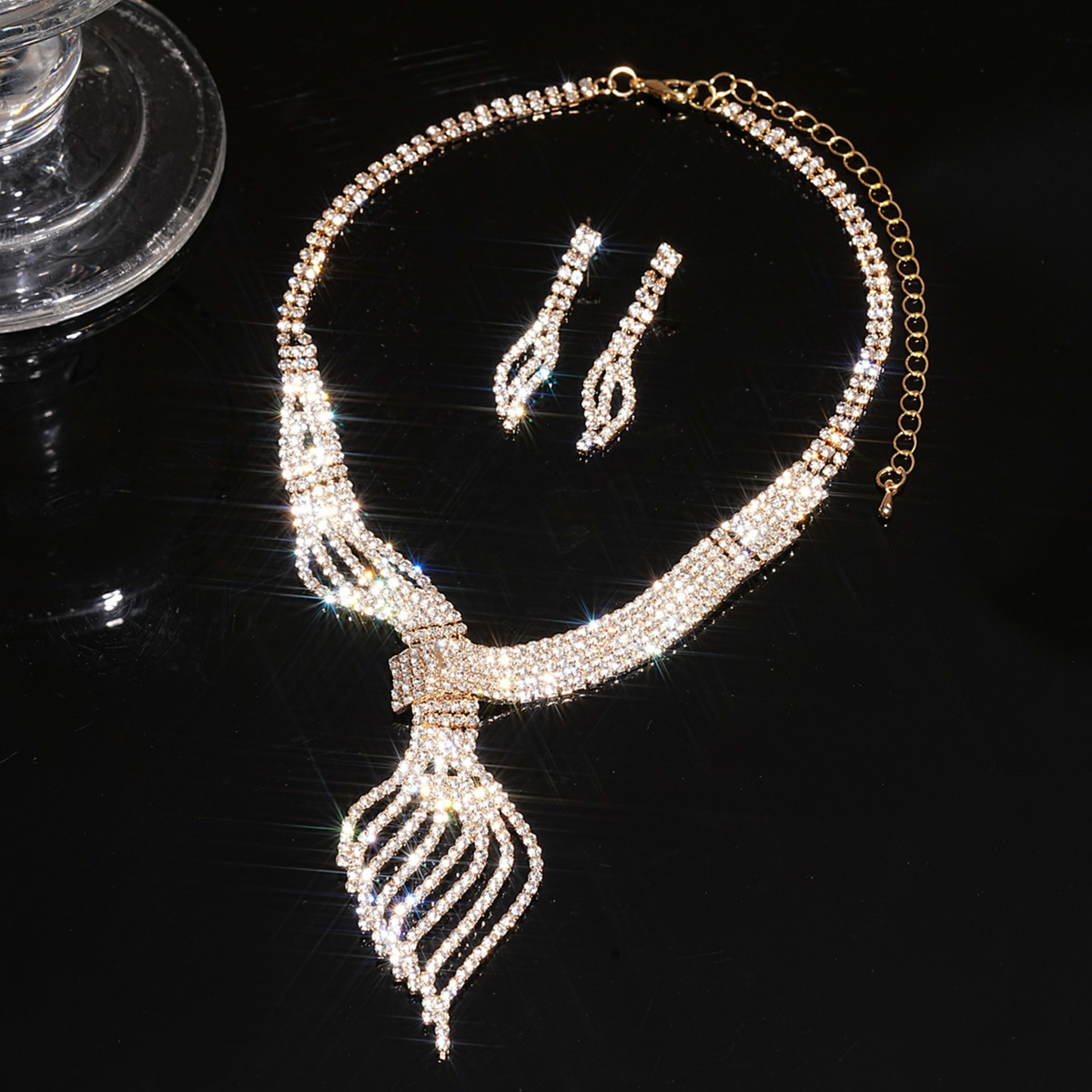 High-grade Clavicle Chain Fashion Grandeur Personality Jewelry Suit 2