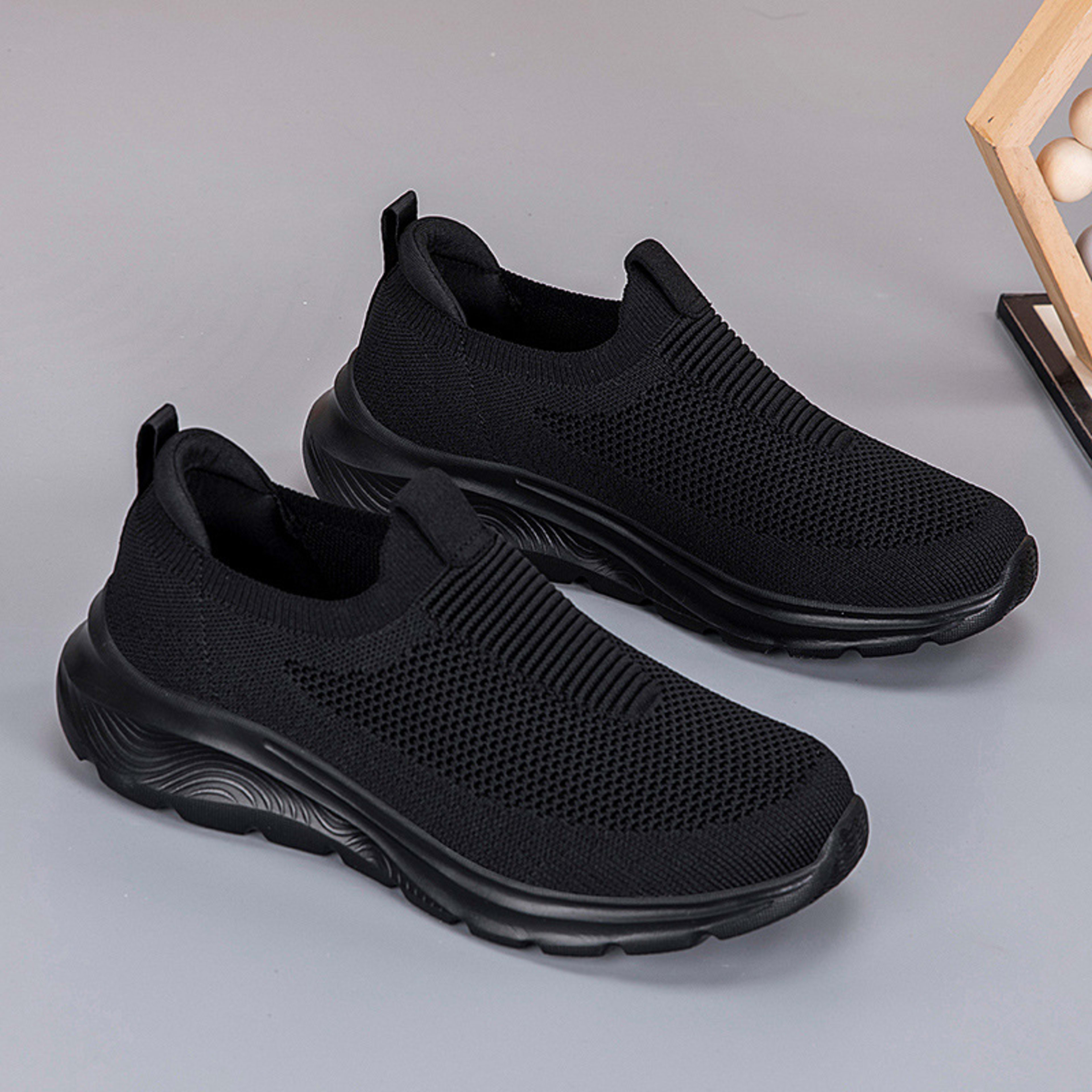 Leisure Sports Solid Color Soft-soled Running Shoes 6