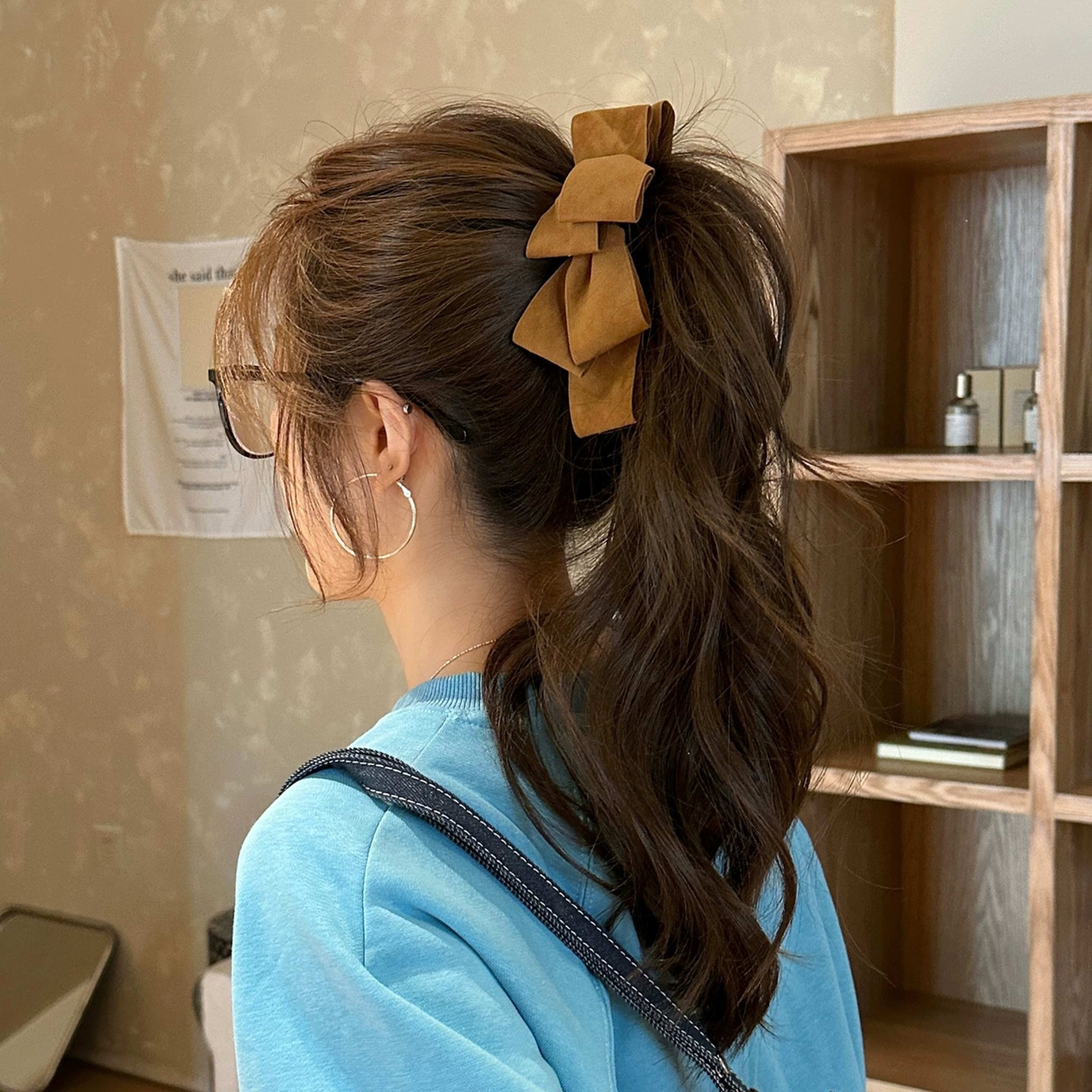 Elegant Sophisticated Bun-style Ponytail Clip For The Back Of The Head 7