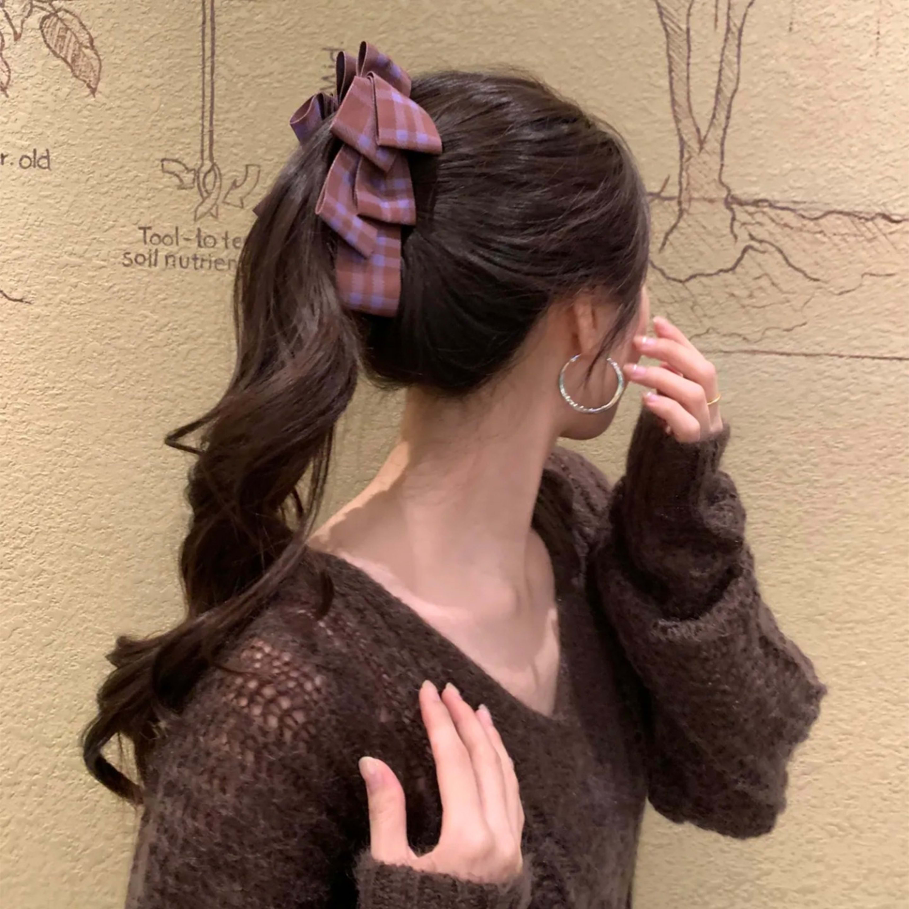 Elegant Sophisticated Bun-style Ponytail Clip For The Back Of The Head 15