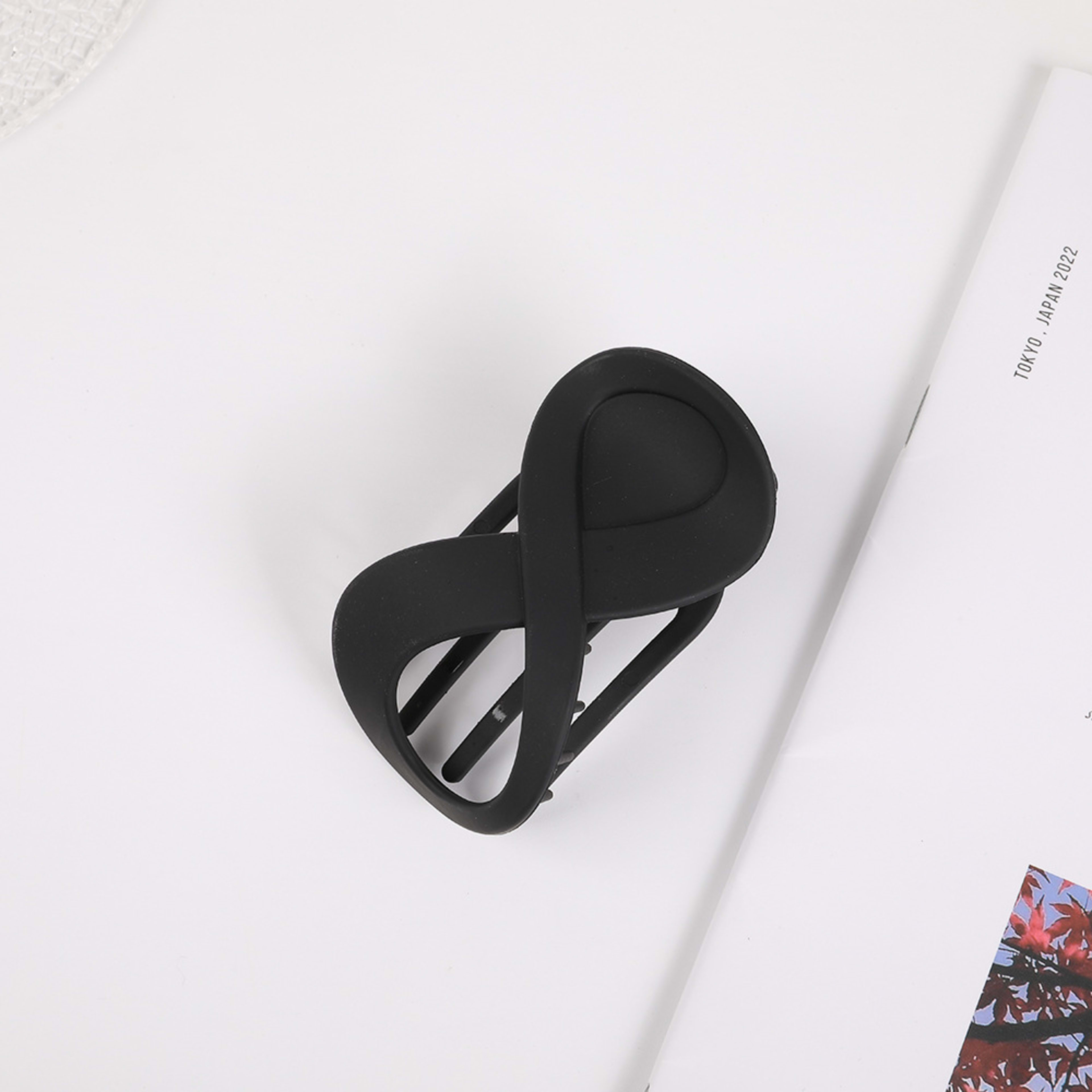 Elegant Frosted 8-shaped Barrettes 9