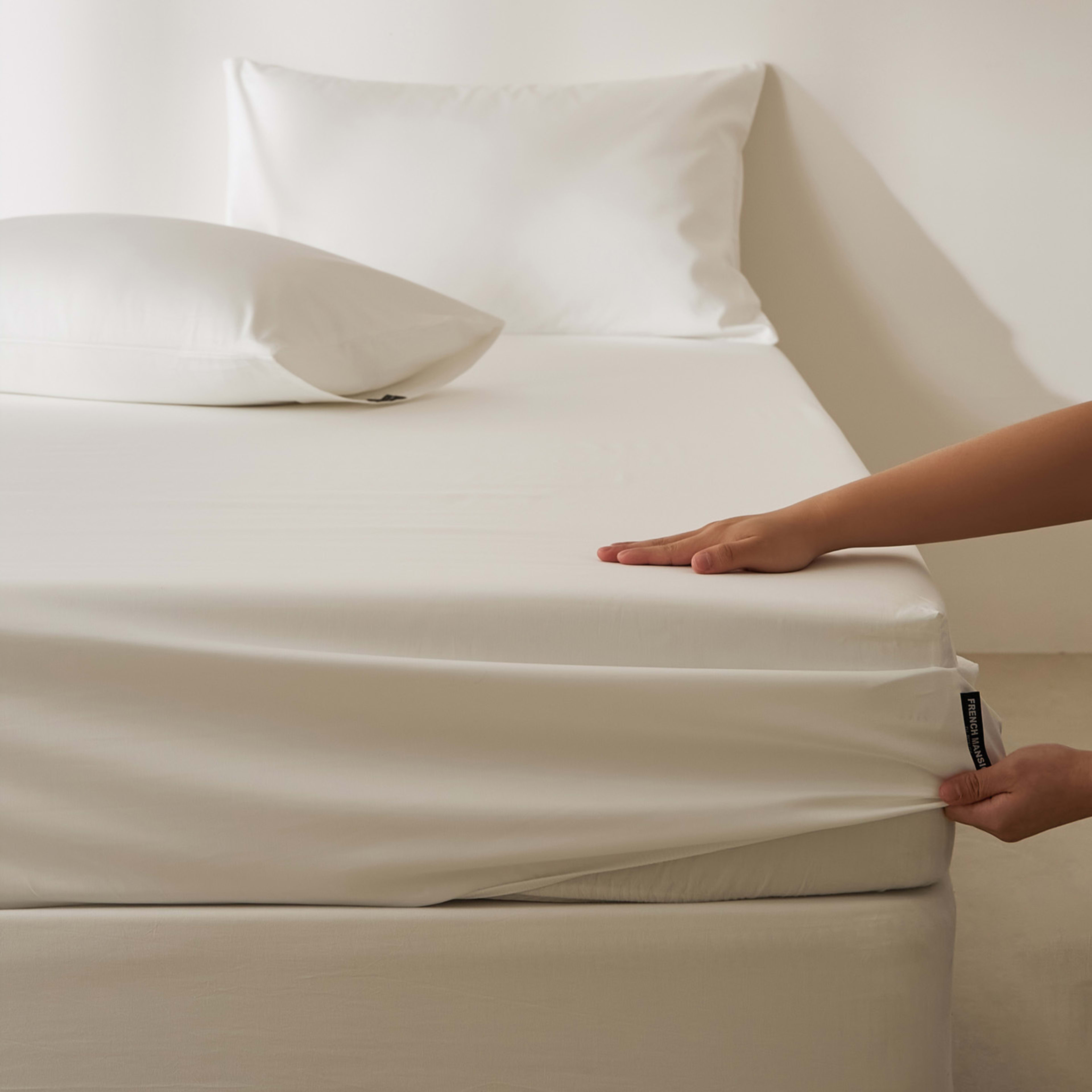 Solid-color Satin Cotton Bedspread Protector Cover 3