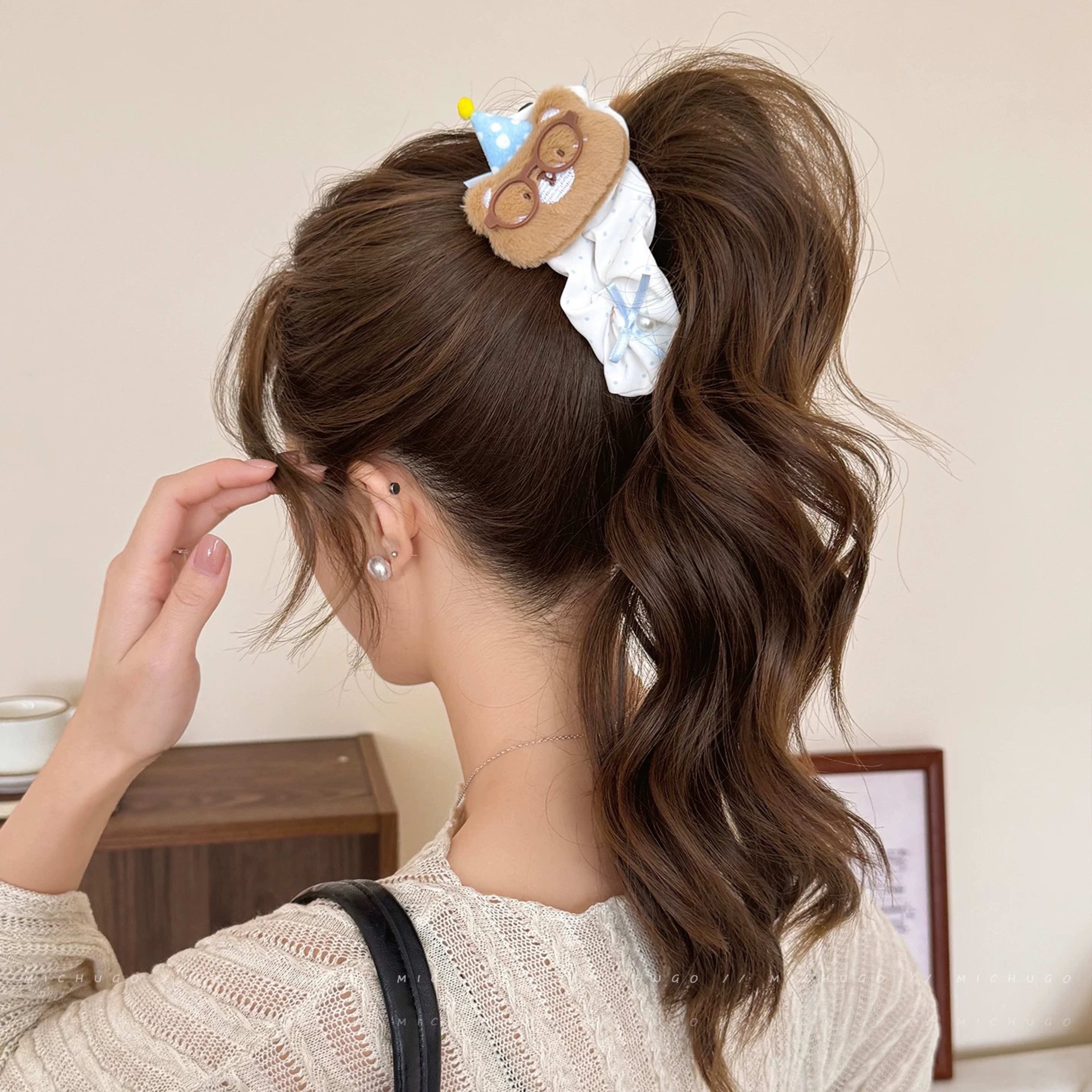 Elegant Sophisticated Bun-style Ponytail Clip For The Back Of The Head 16