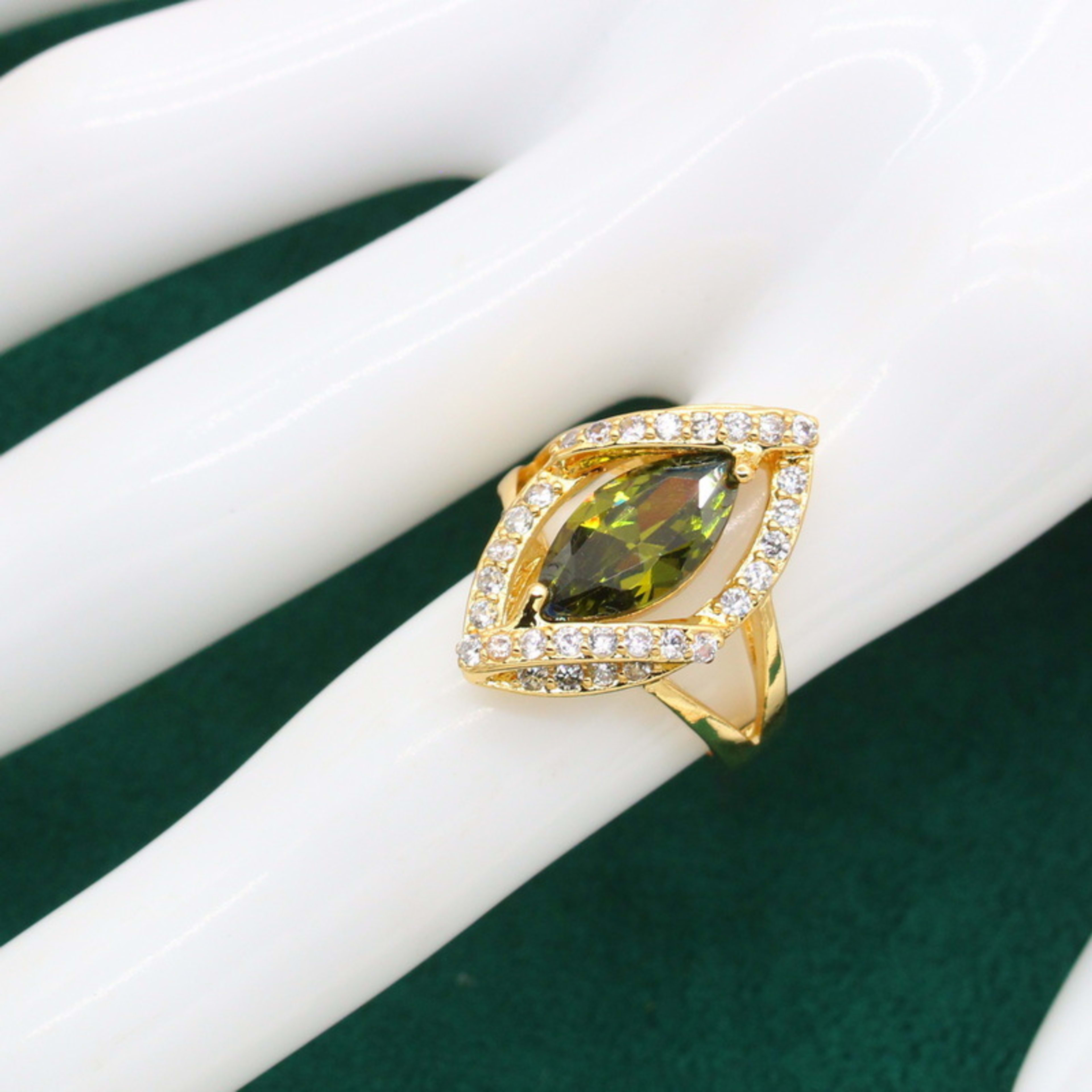 Anti-allergy AAA Zircon Bracelet Necklace Earring Ring Gold Ornament Suit 3