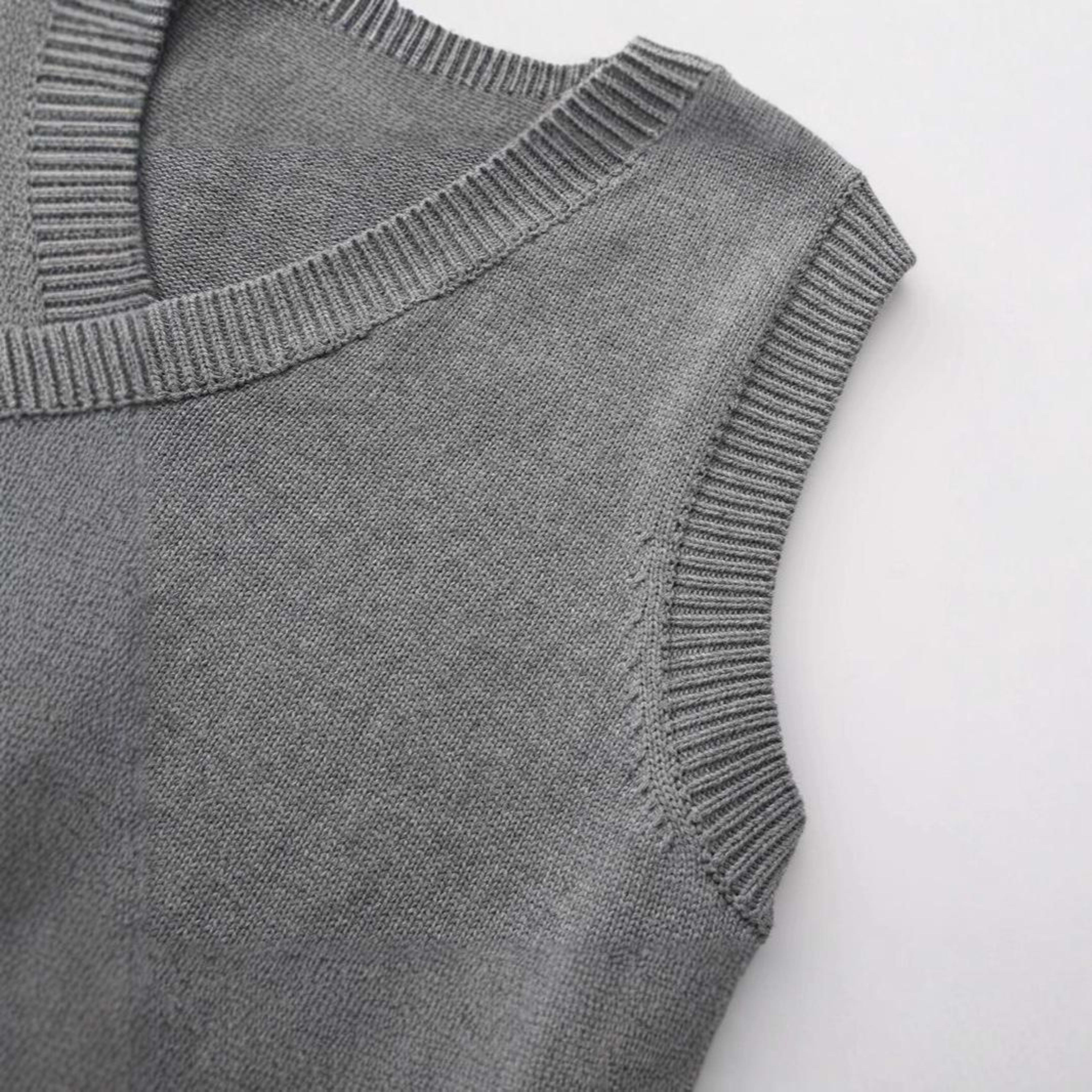 Non-Pilling Knitted Vest 10