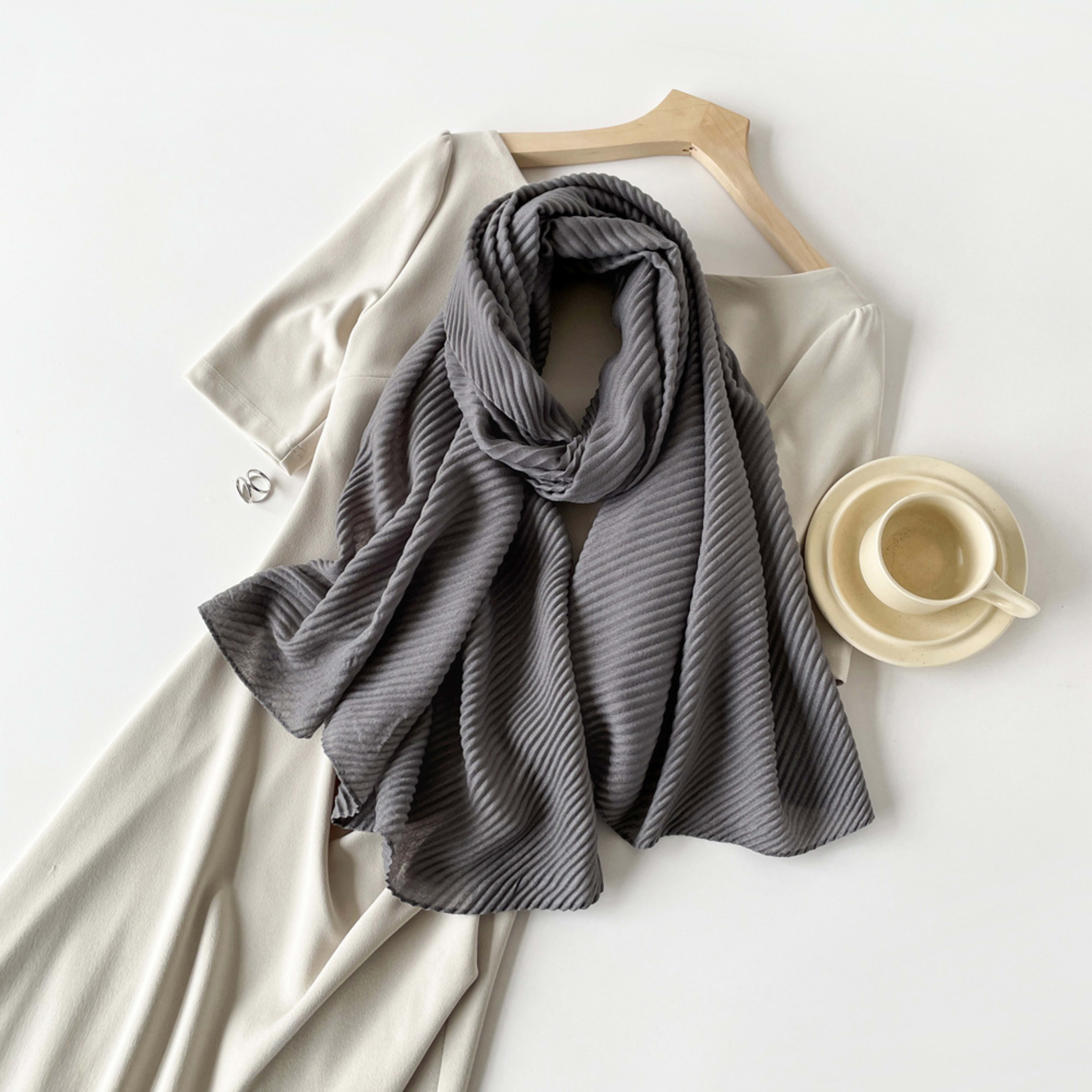 Womens Cotton-Linen Blend Scarf With Minimalist Print 20