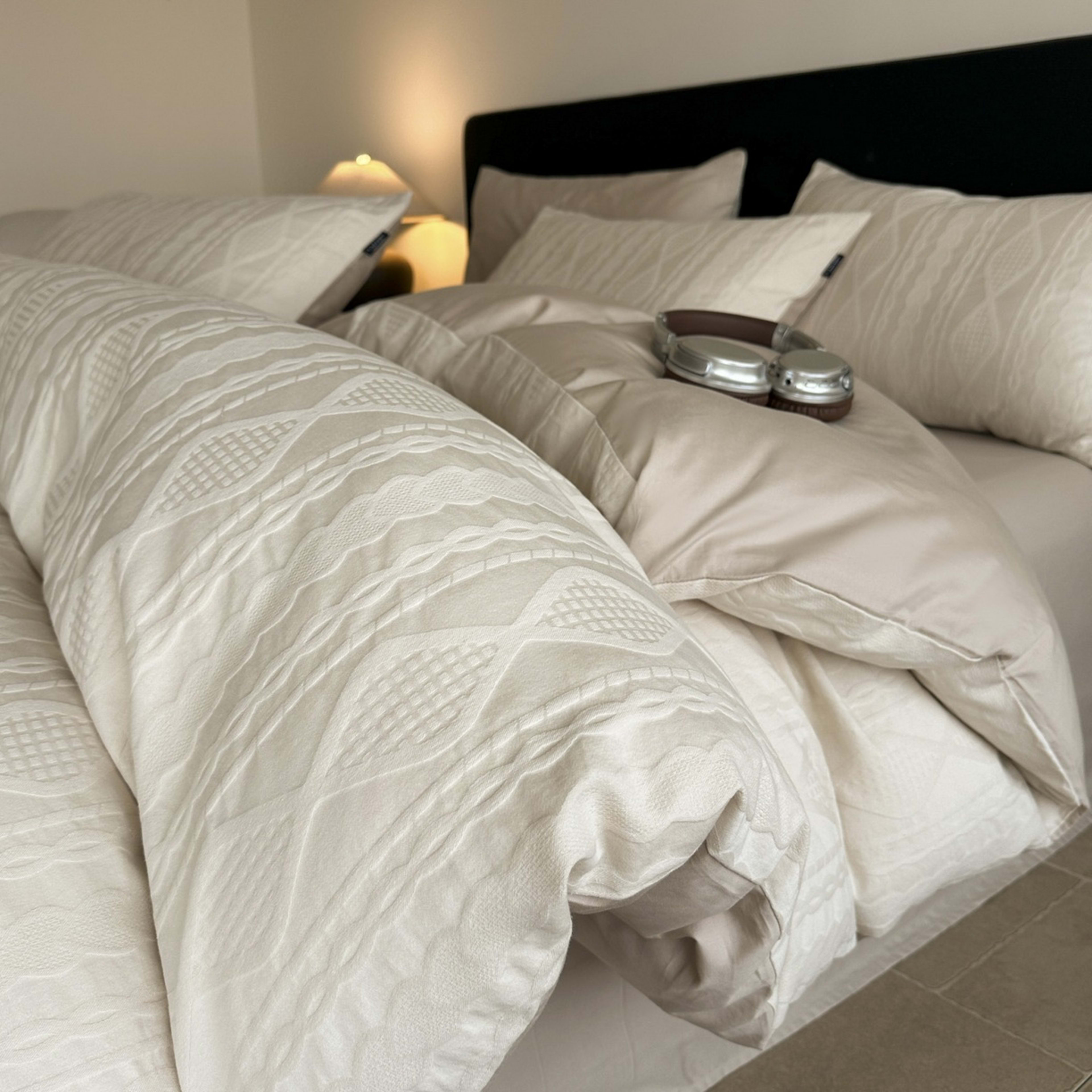 Large Jacquard Four-piece Set Pure Cotton With A Touch Of Light Luxuryduvet Cover And Bed Sheets