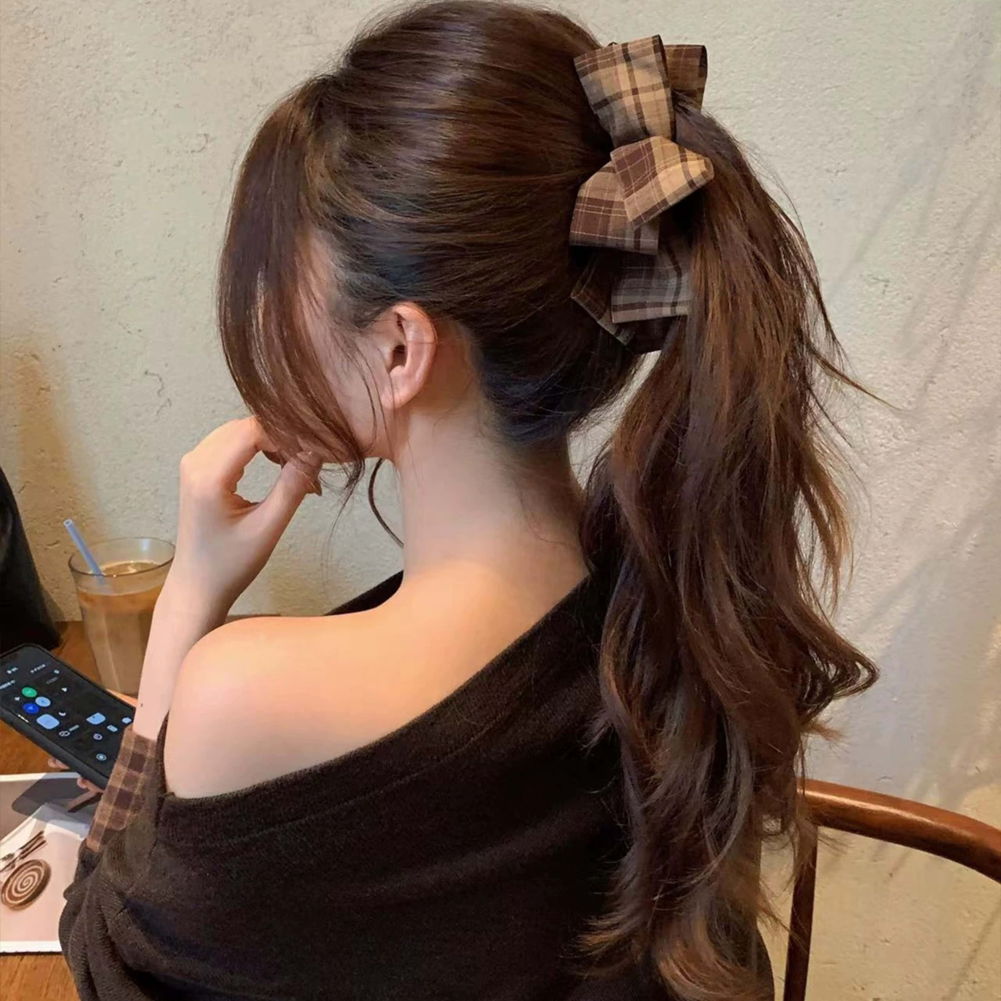 Elegant Sophisticated Bun-style Ponytail Clip For The Back Of The Head 36