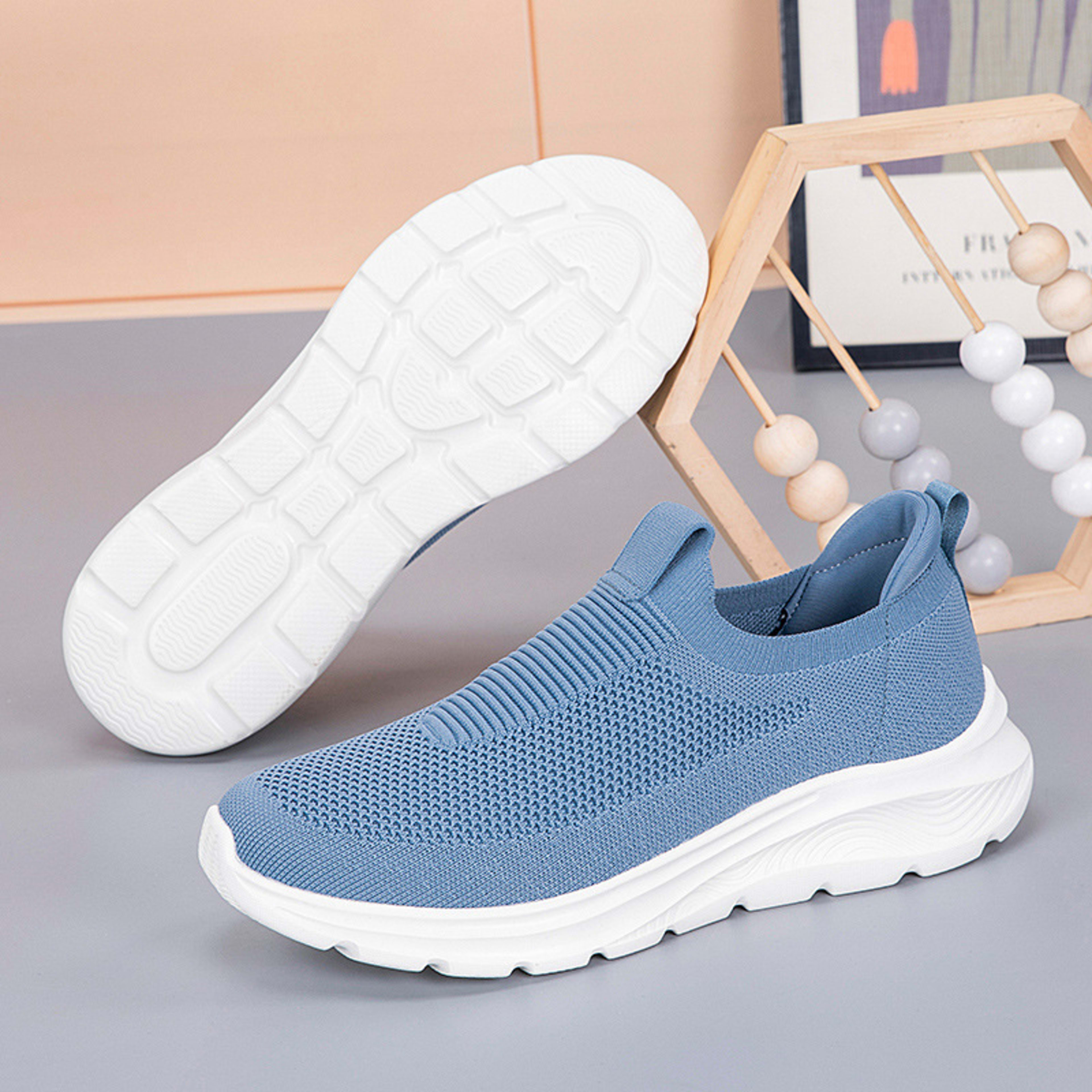 Leisure Sports Solid Color Soft-soled Running Shoes 3