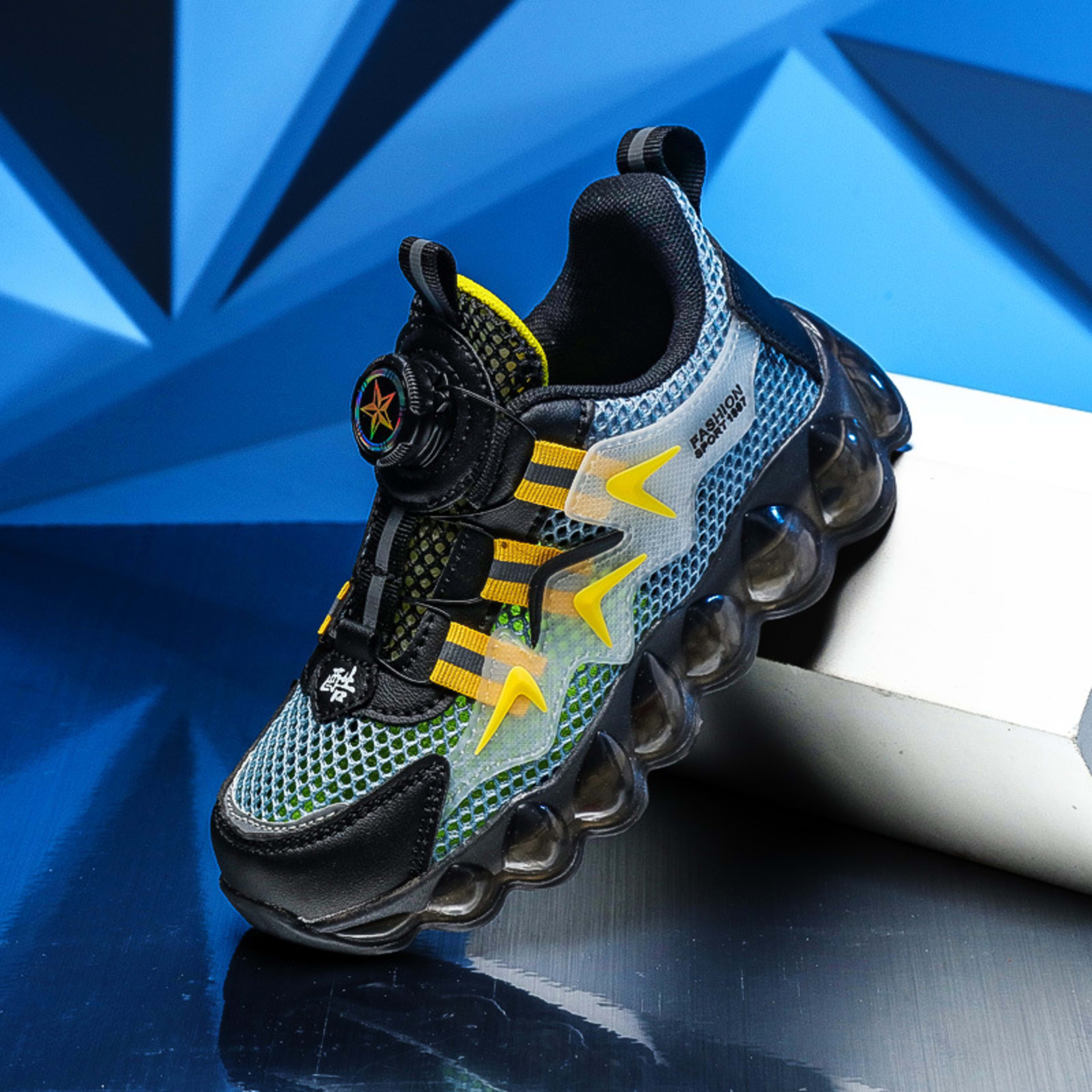 Boys' Hollow Mesh Surface Breathable Leisure Sports Soft Bottom Running Shoes 8