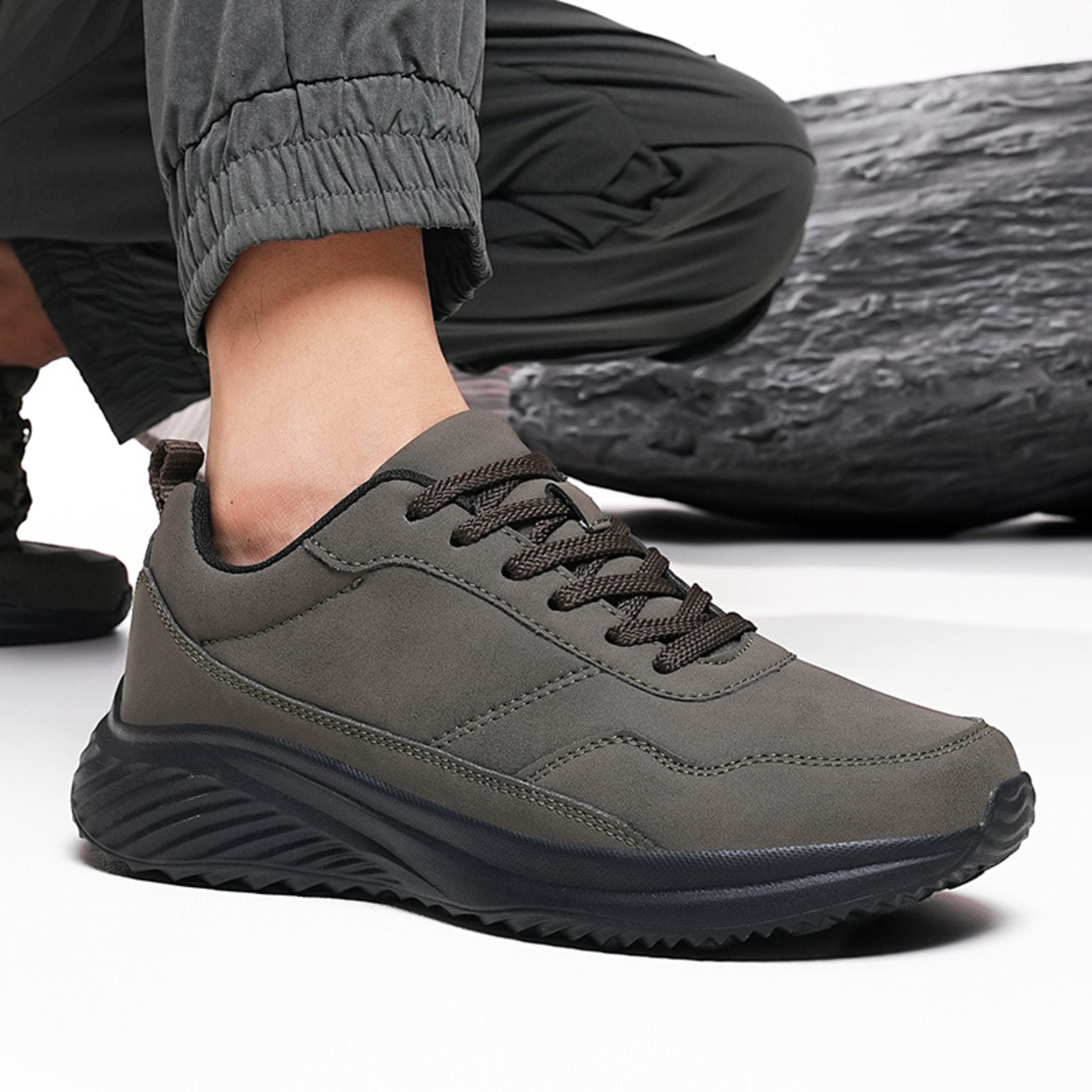 Black Autumn Soft Bottom Casual Running Shoes 4