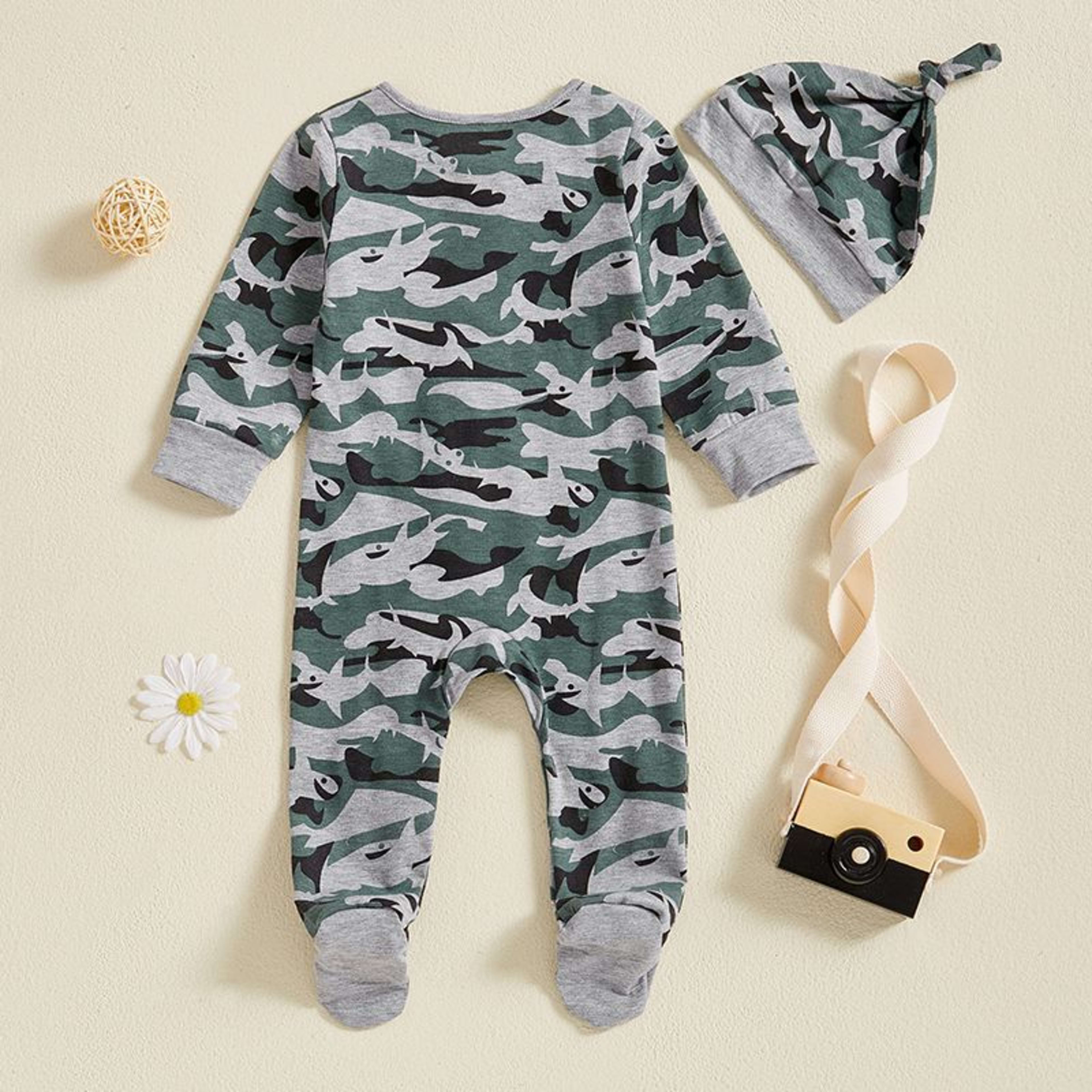 Creative Camouflage Print Zip-Up Baby Onesie And Hat Set 2