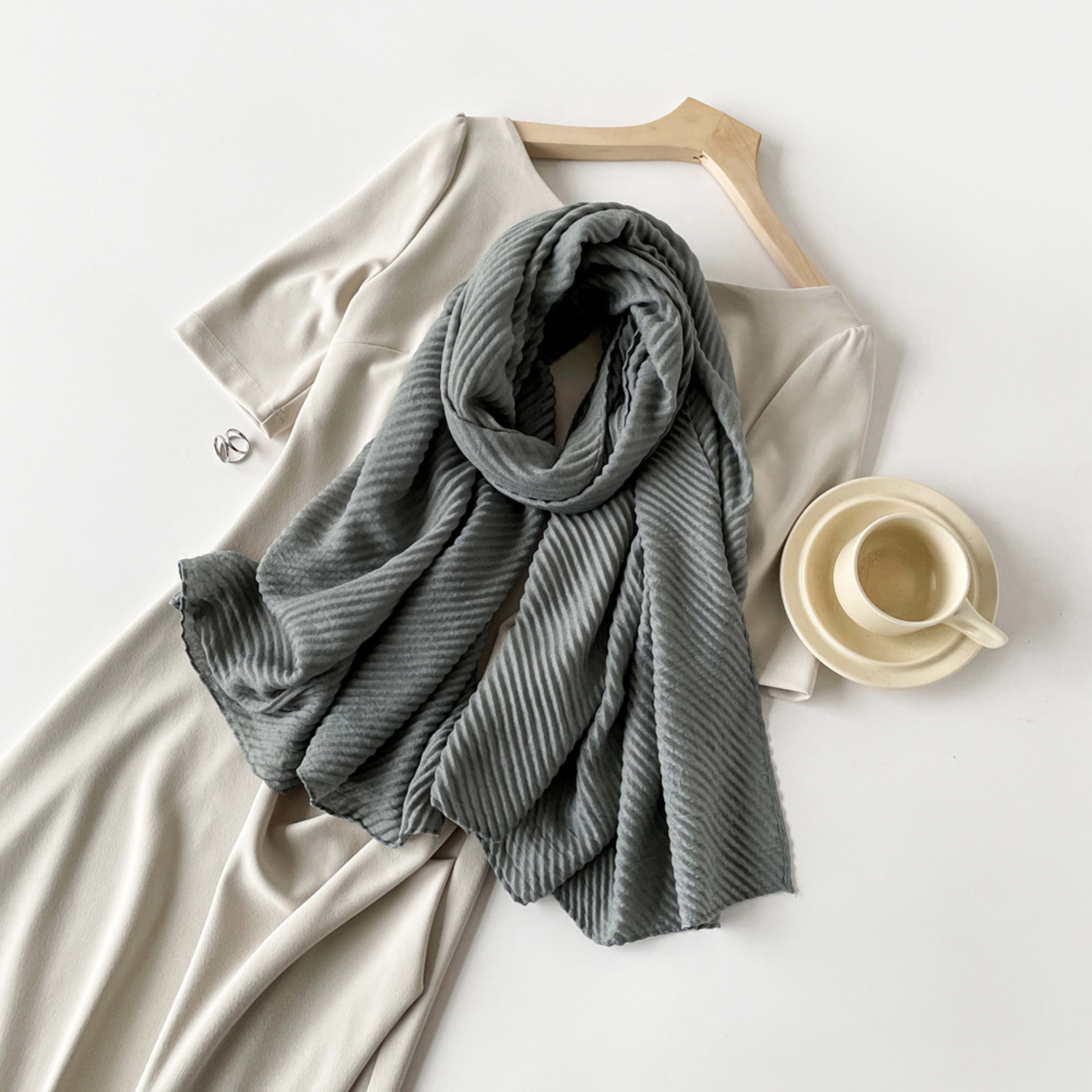 Womens Cotton-Linen Blend Scarf With Minimalist Print 14