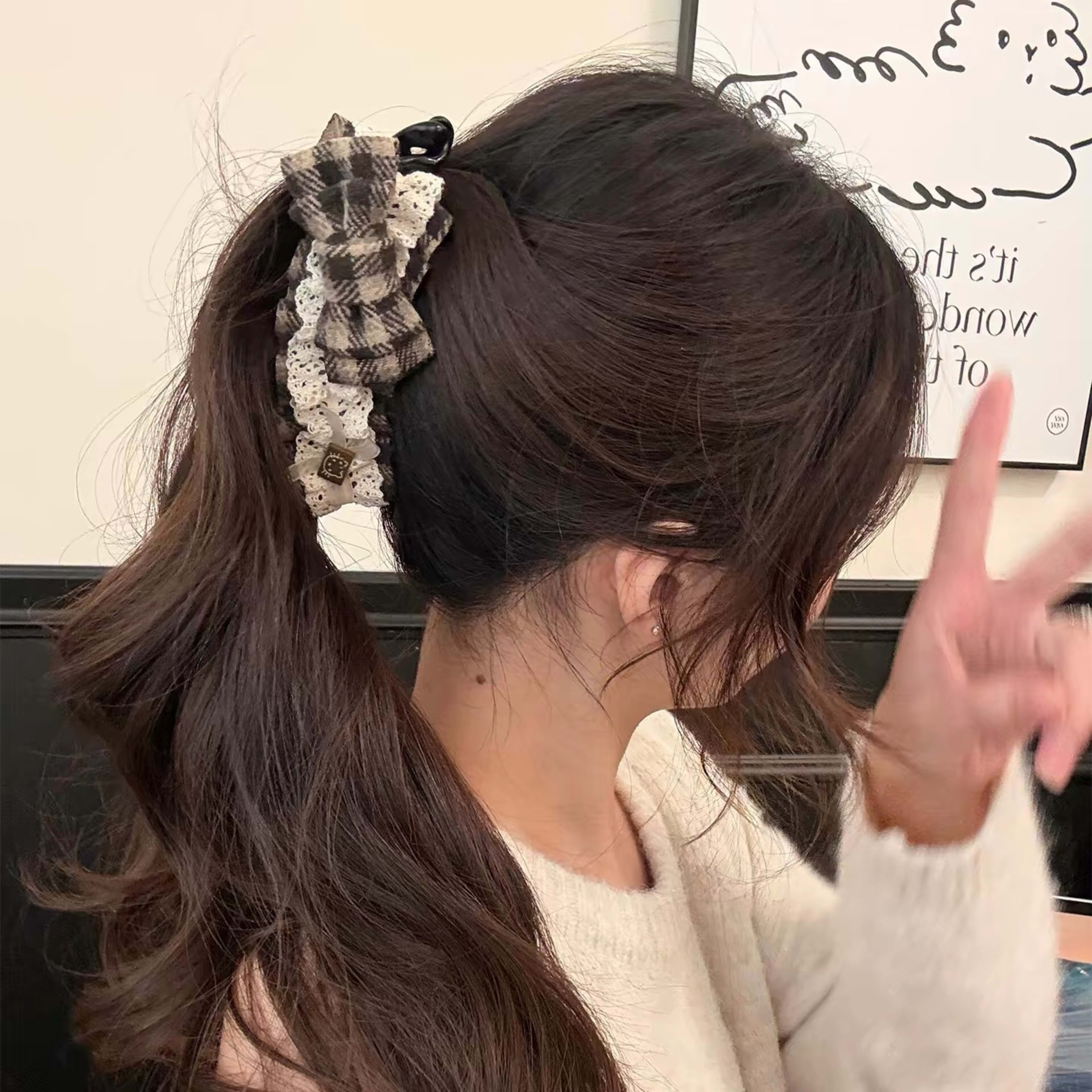 Elegant Sophisticated Bun-style Ponytail Clip For The Back Of The Head 23