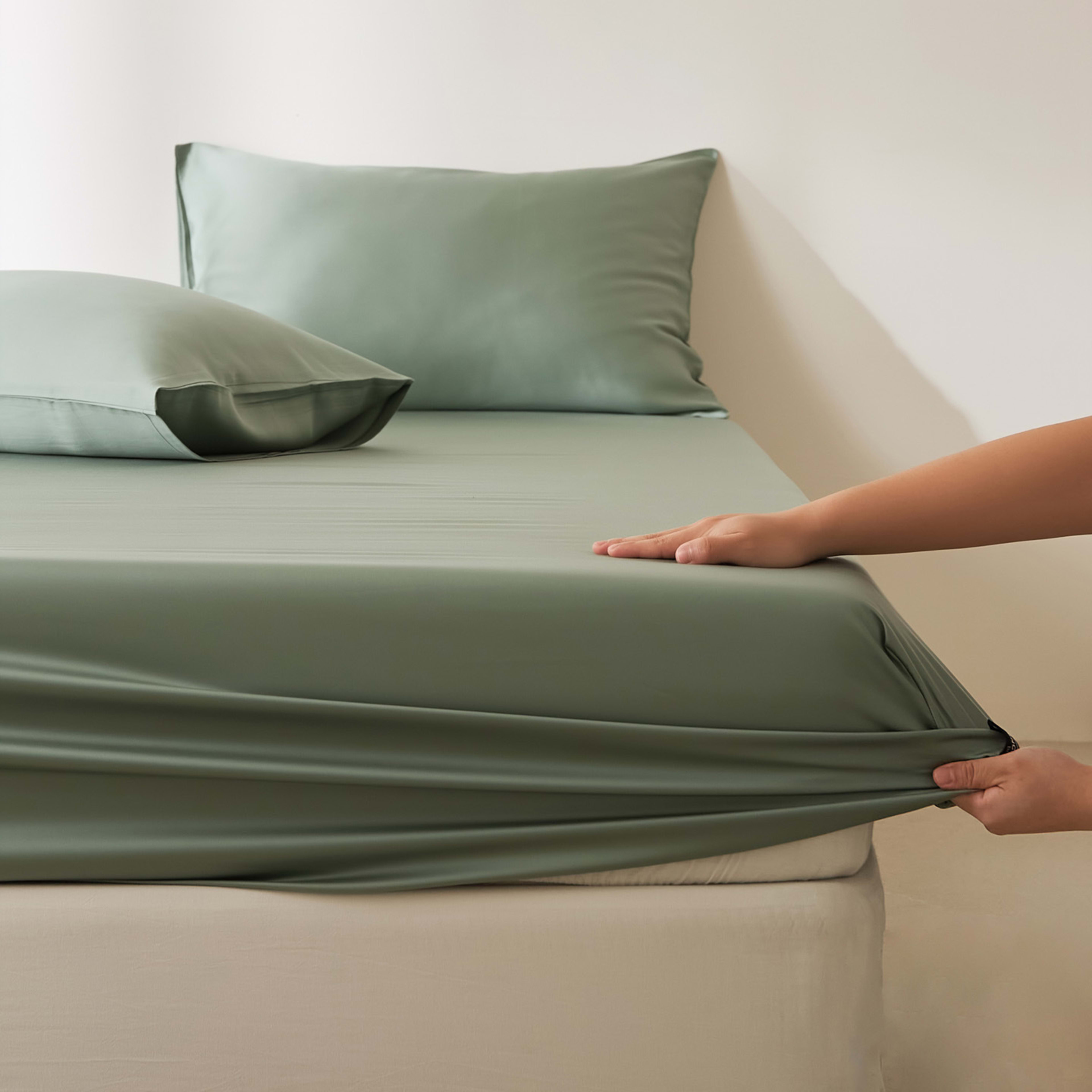 Solid-color Satin Cotton Bedspread Protector Cover 8