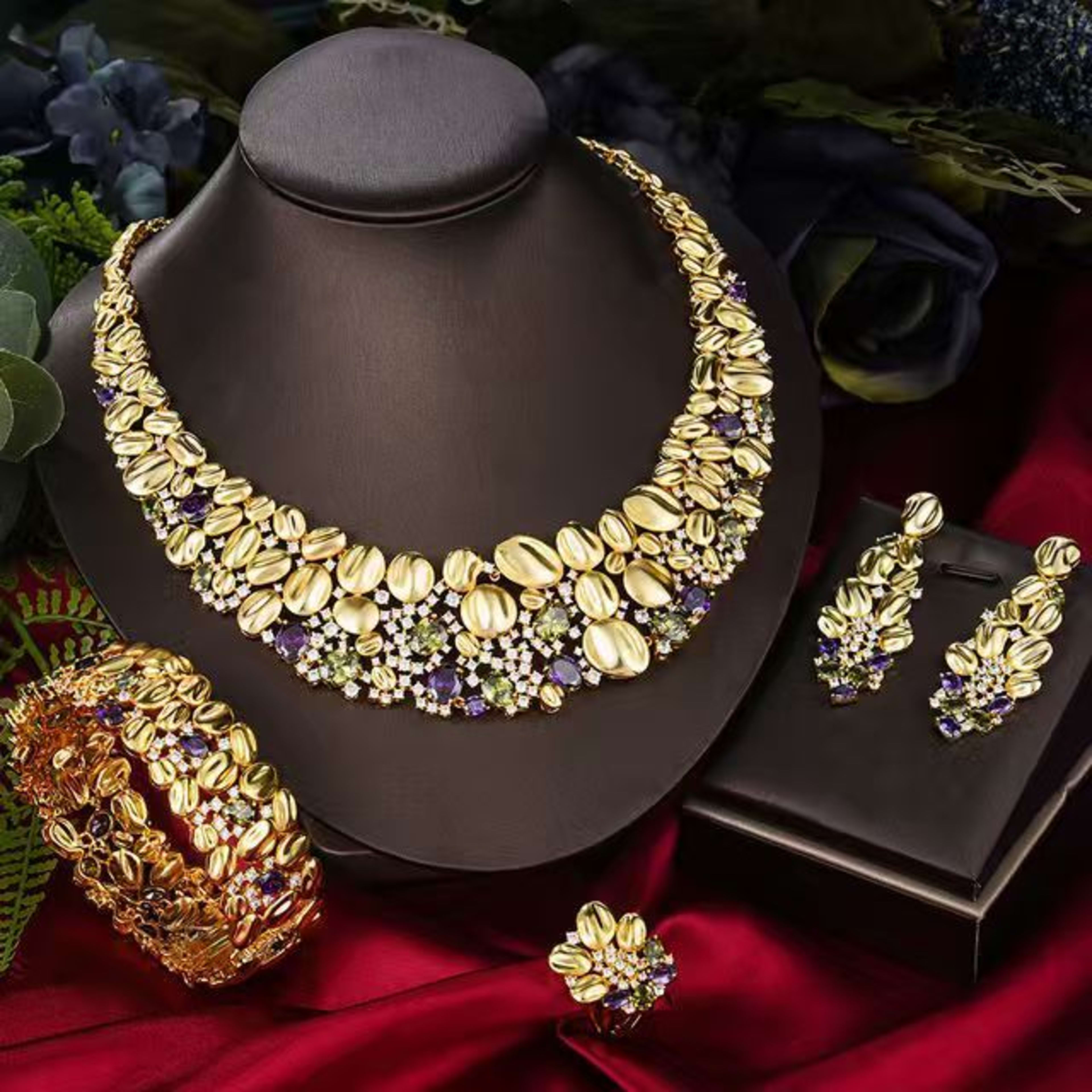 Exaggerated Necklace And Earring Wedding Set, Luxurious And Fashionable 3