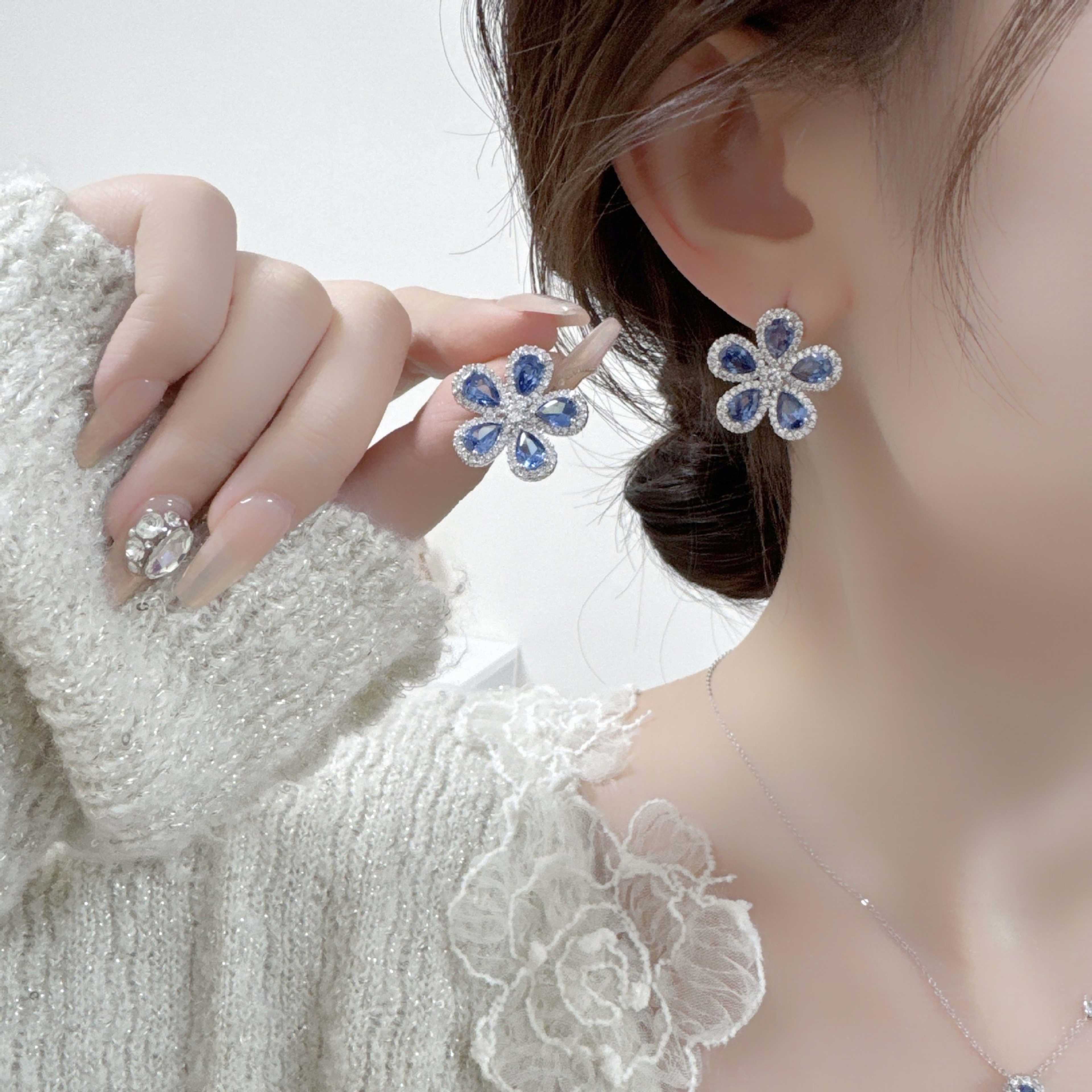 High-grade Jewelry Suit Micro Inlaid Zircon Sunflower Ear Stud Necklace A Set Of Elegant Jewelry 3