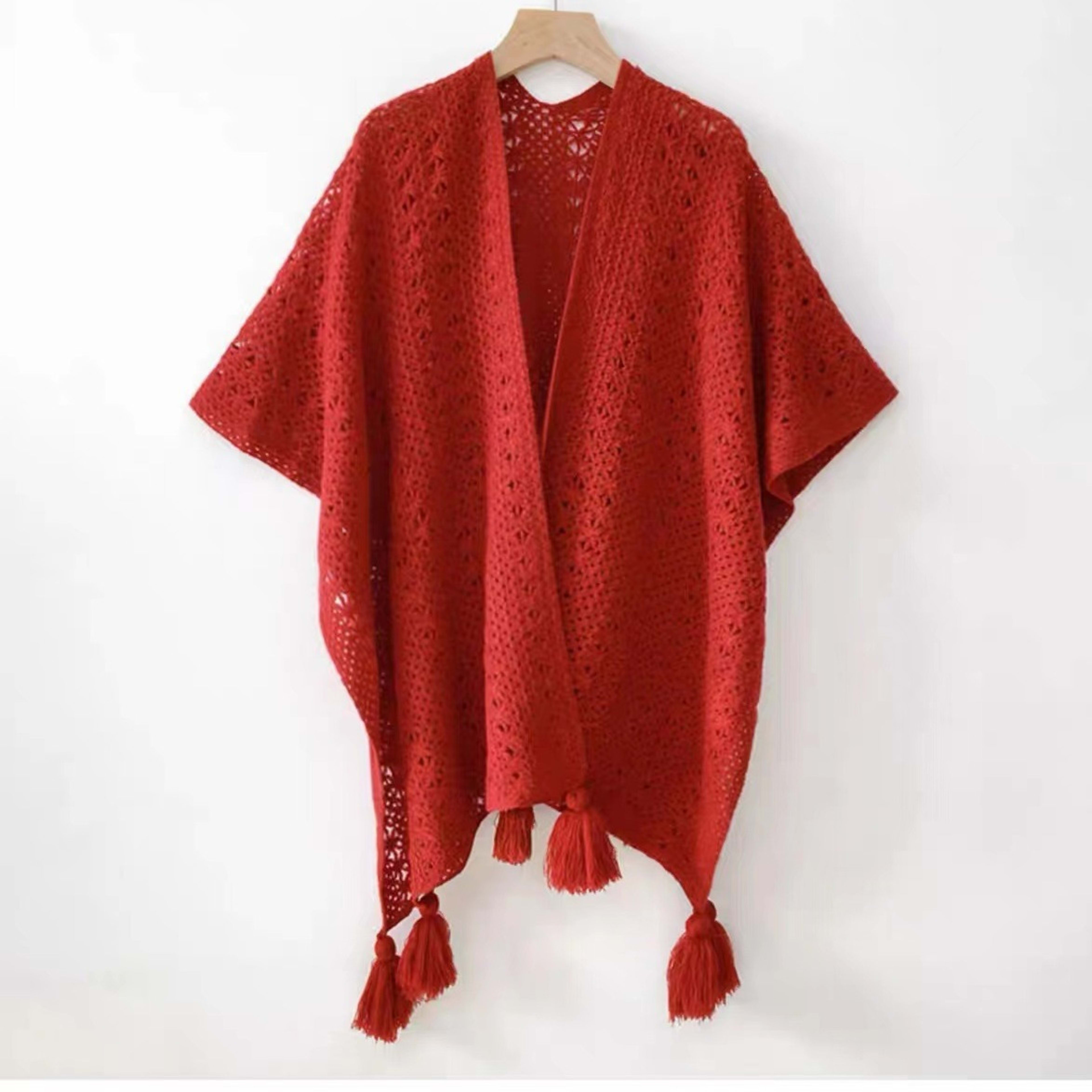 Womens Knitted Tassel-Trimmed Open-Front Cape For Photos 1