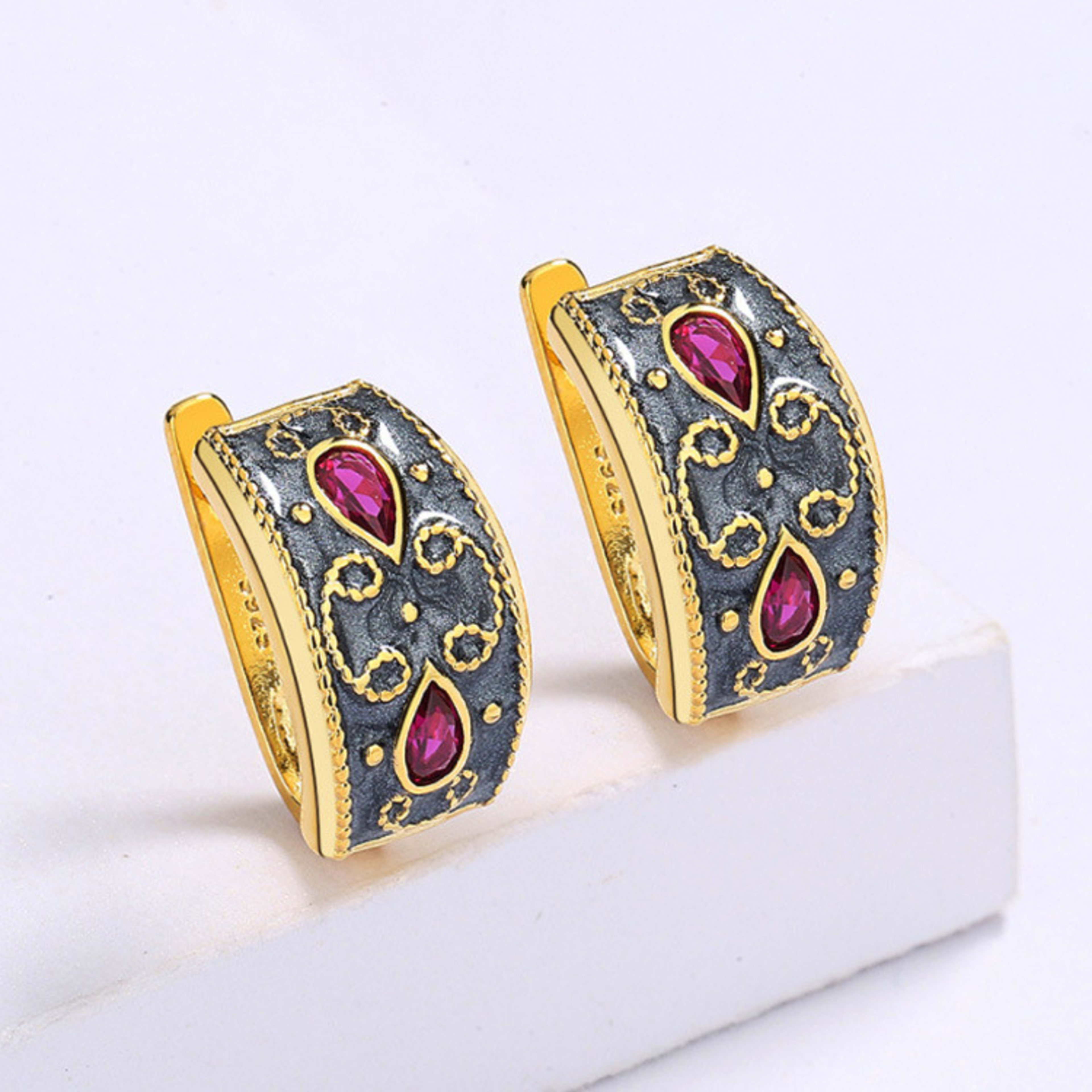 Classic Retro Exquisite Enamel Jewelry Three-piece Set 5