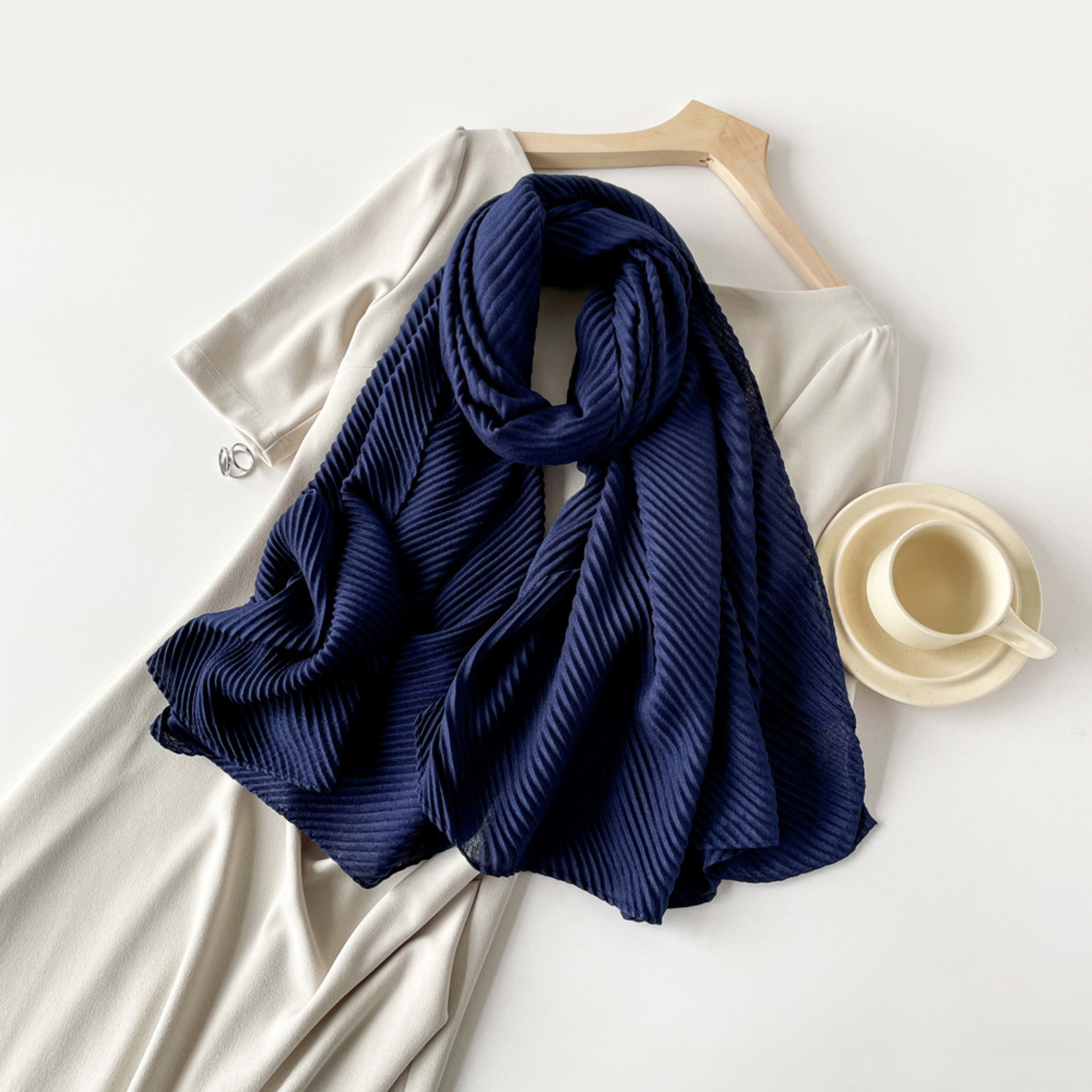 Womens Cotton-Linen Blend Scarf With Minimalist Print 10