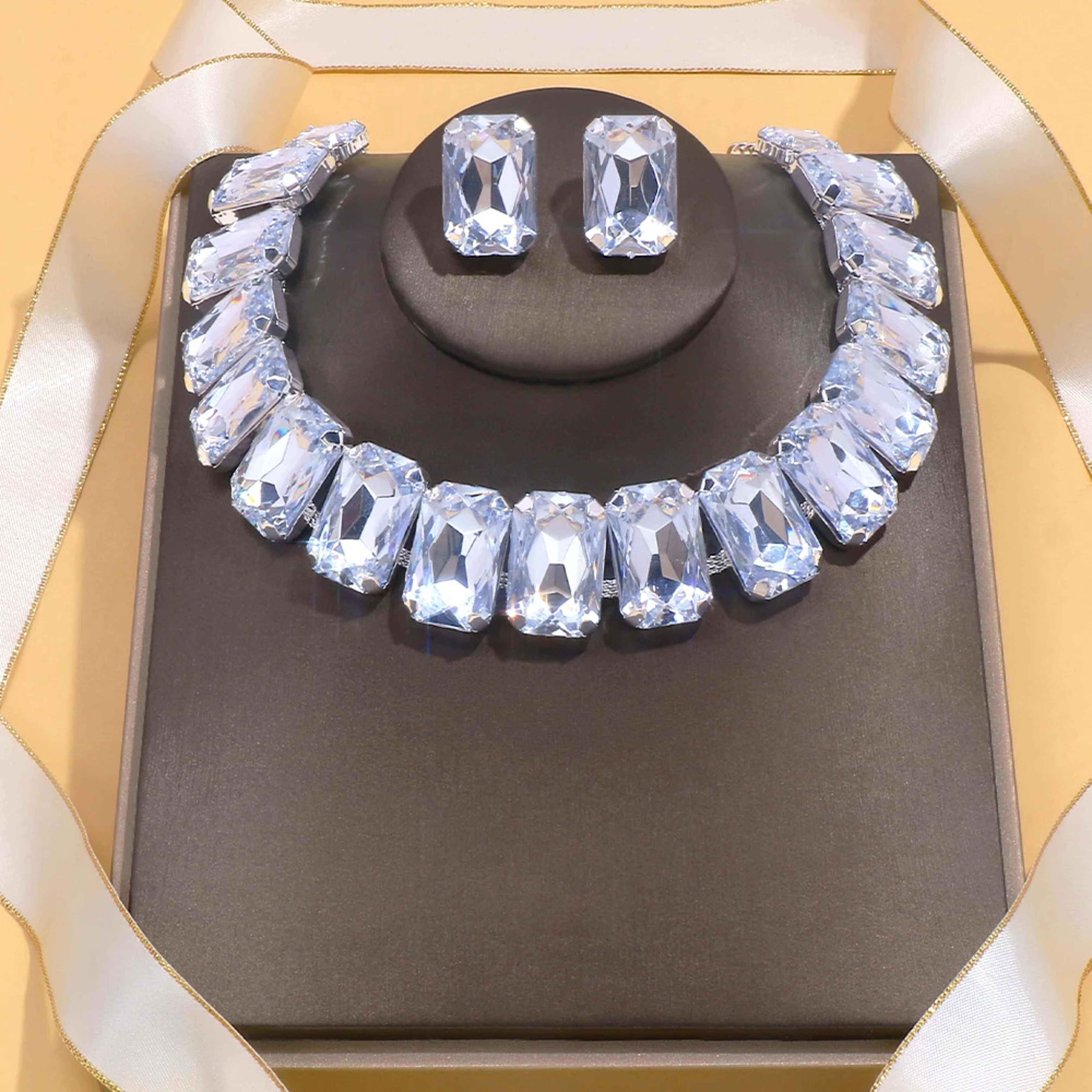 Light Luxury Geometric Crystal Necklace Suit Square Exaggerated Earrings Jewelry Set Decorations 5