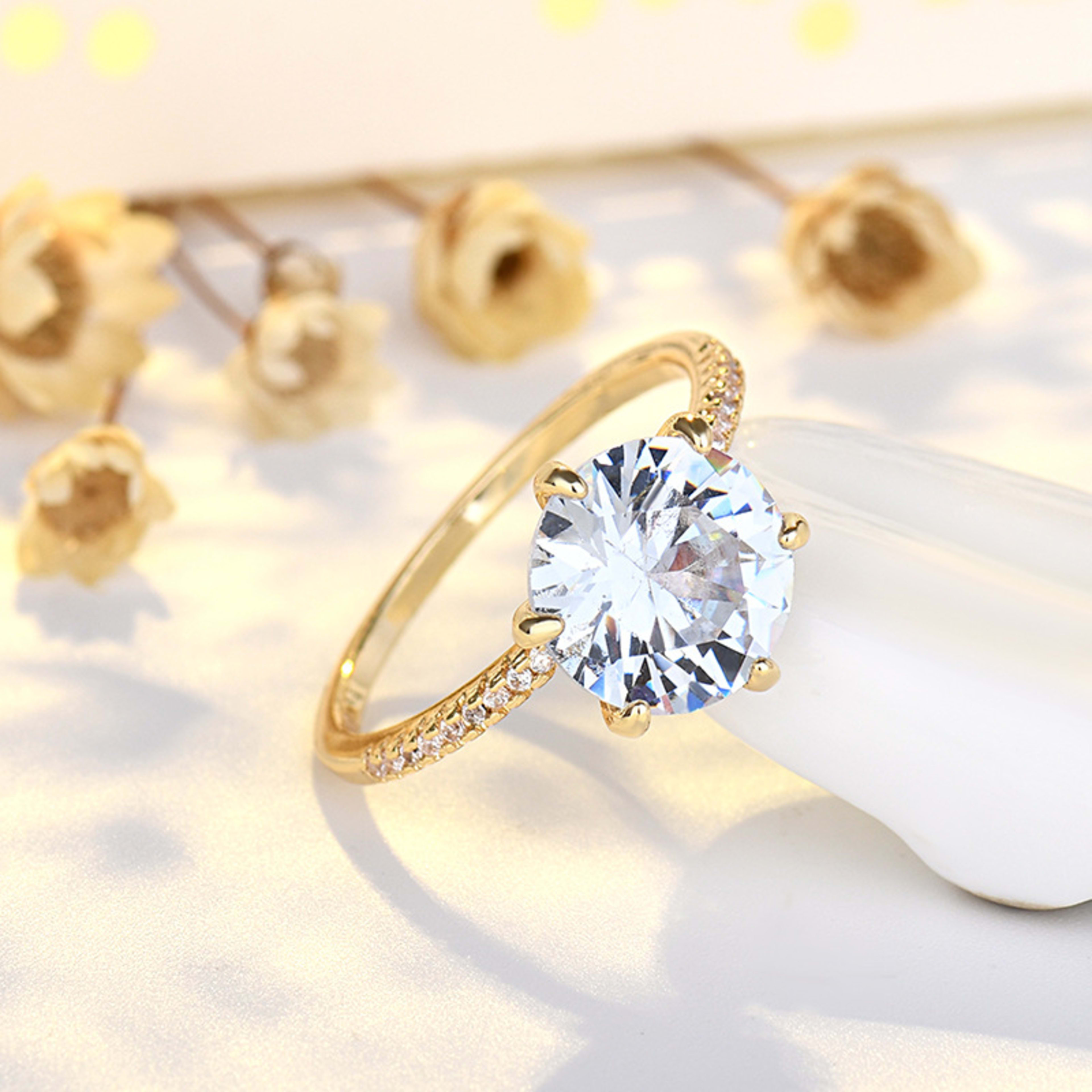 Fashionable Geometric Six-Prong Diamond Ring 4