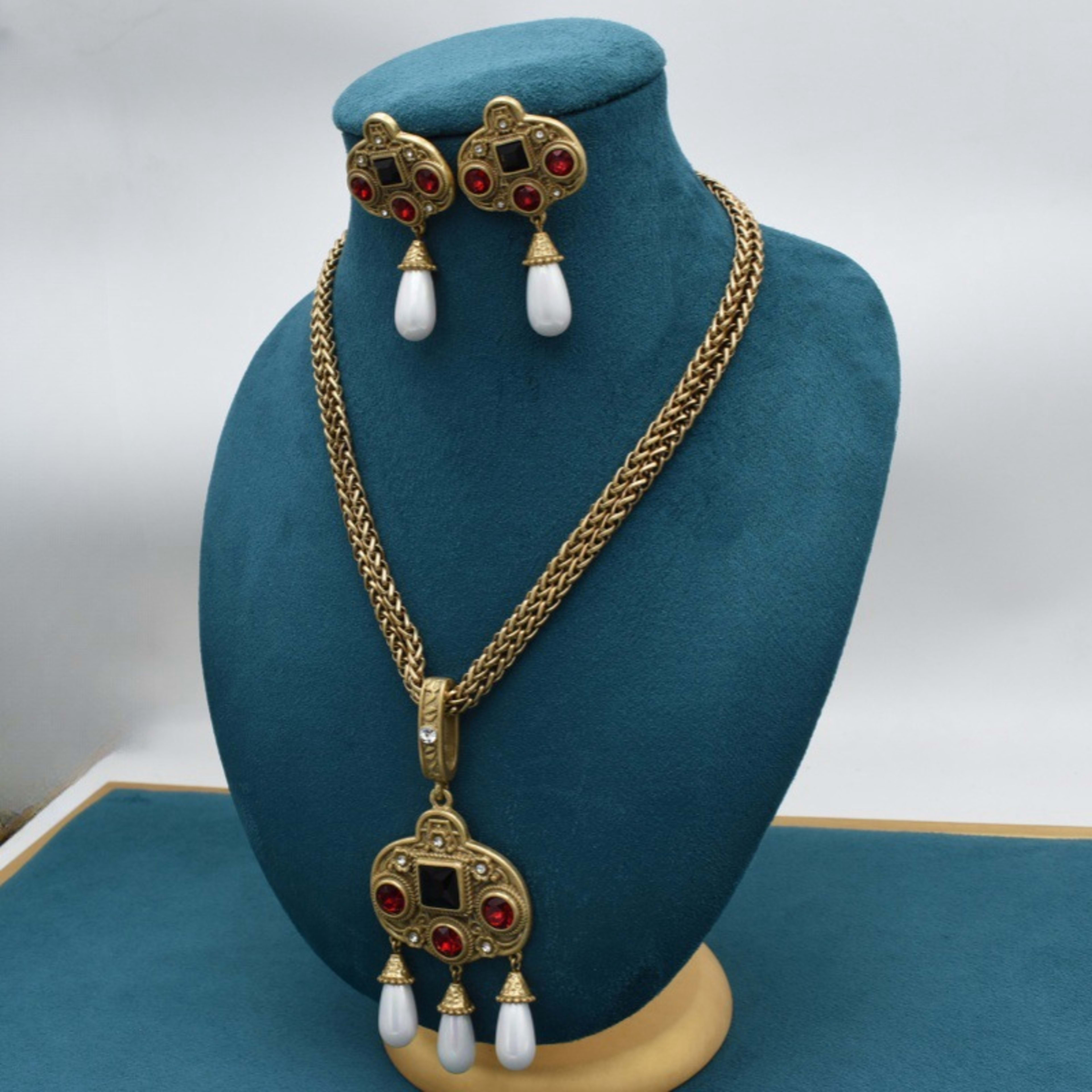 Vintage Glass Inlaid Tassel Pearl Necklace Ear Stud 2