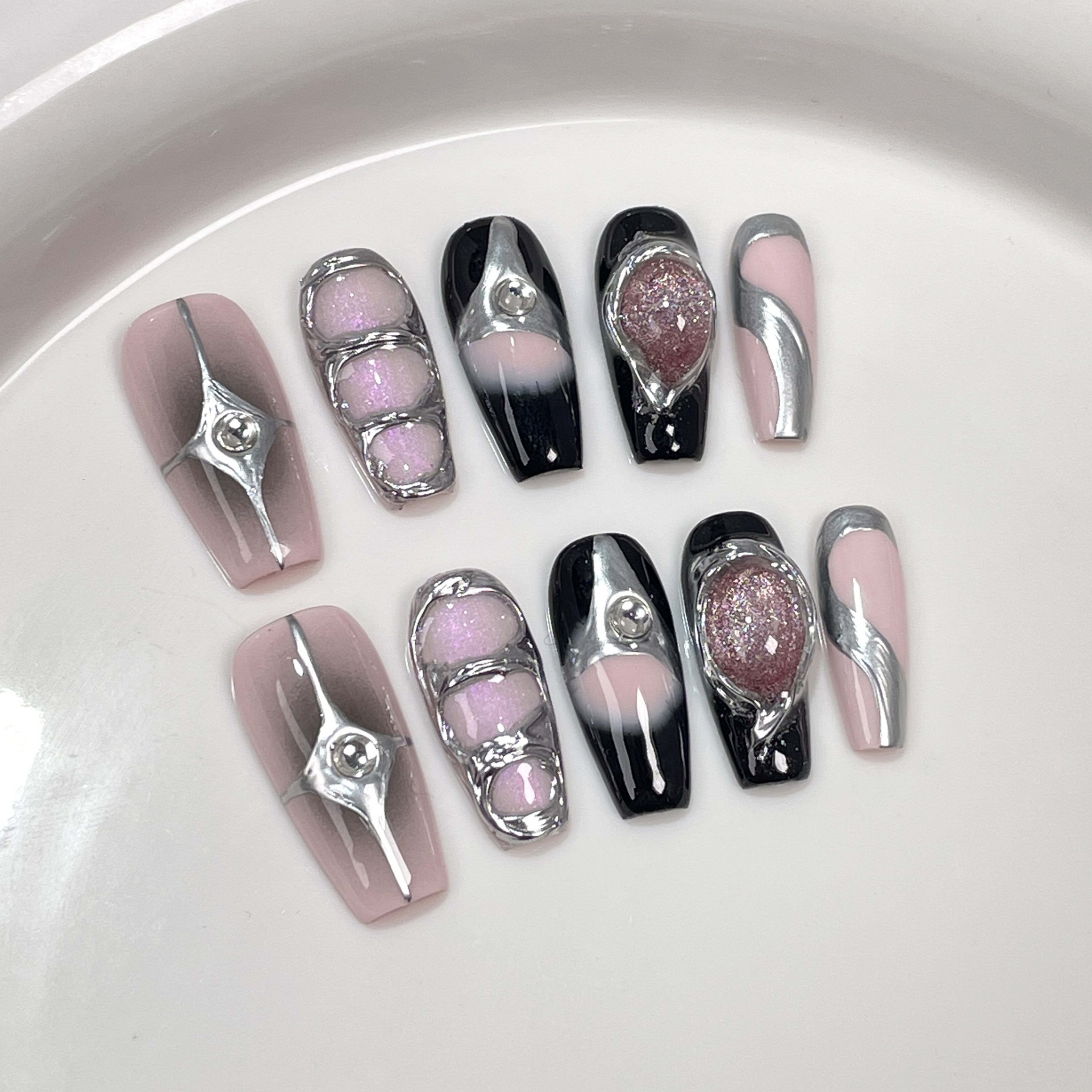 Handmade Medium-Length Nail Tips For Wearable Nails 3