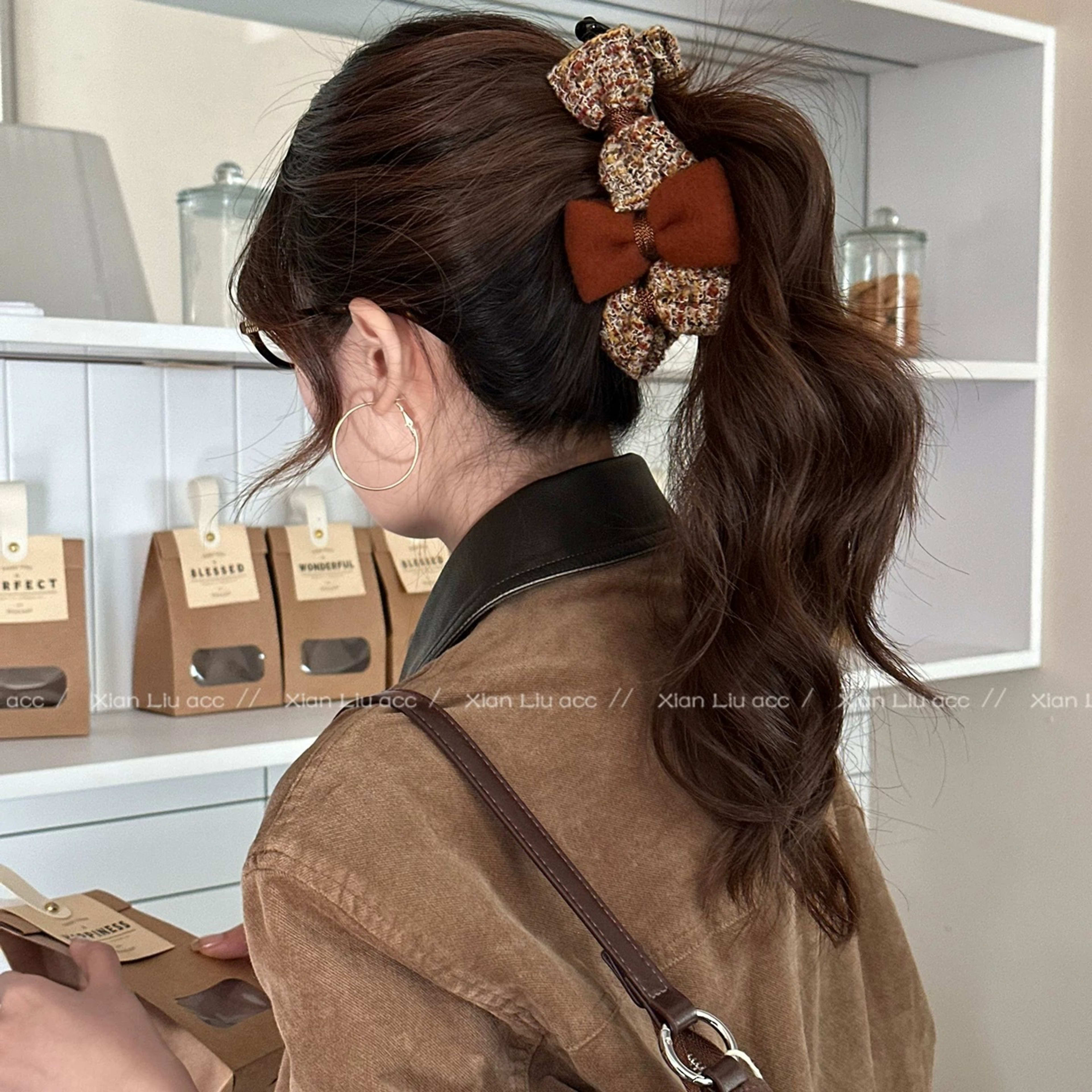 Elegant Sophisticated Bun-style Ponytail Clip For The Back Of The Head 34