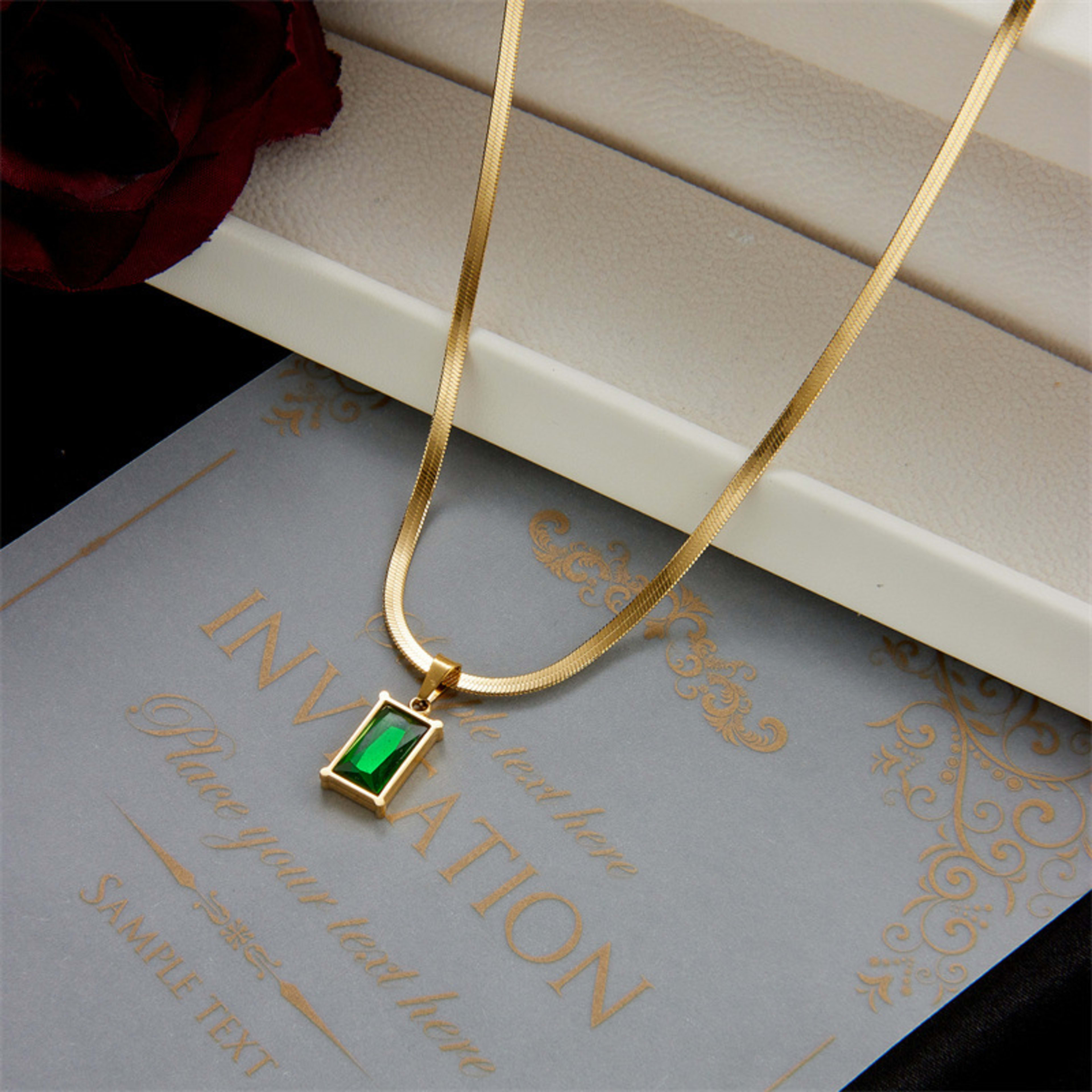 Blade Chain Advanced Sense Of Light Luxury Emerald Zircon Pendant 8
