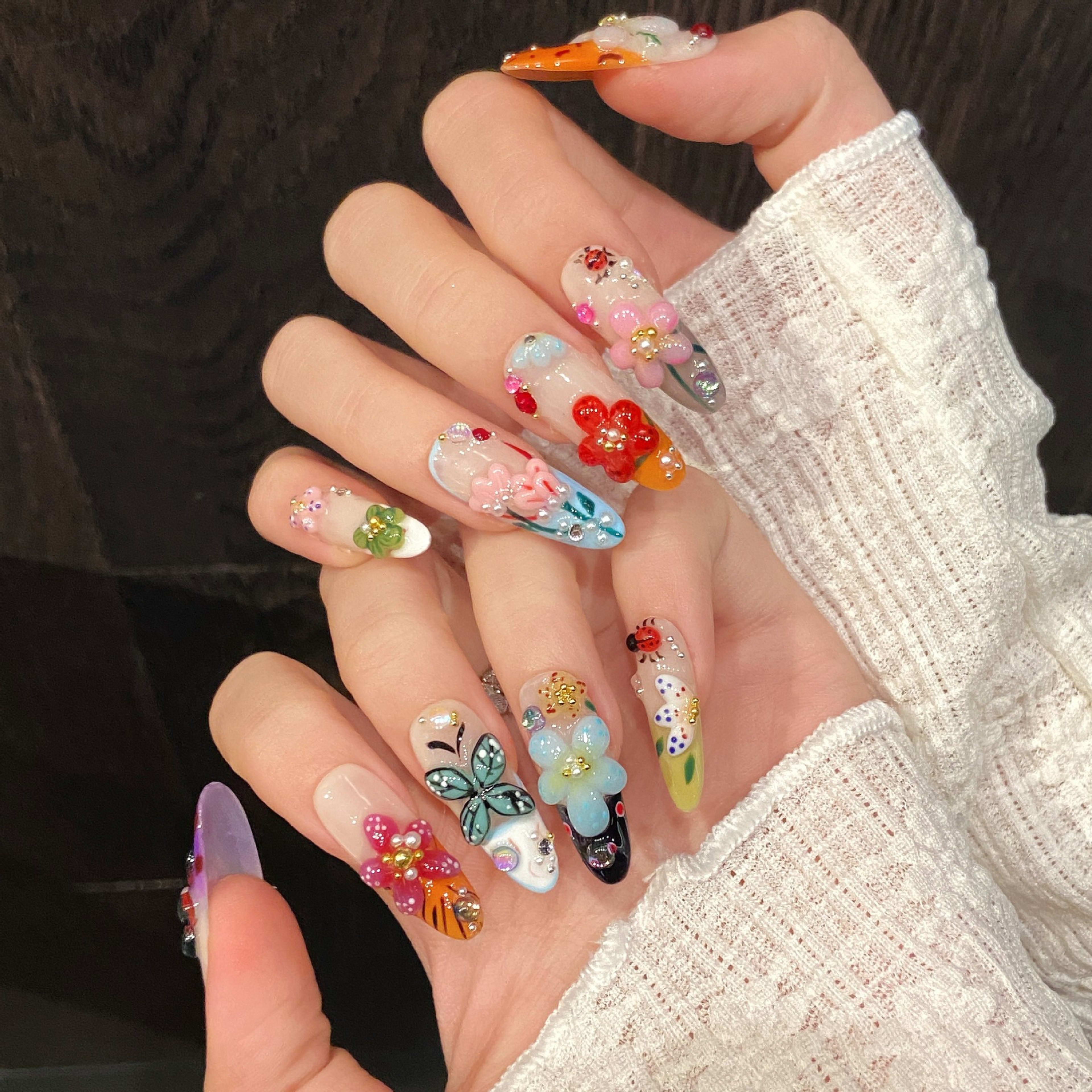 Island Elf Trendy Wearable Nails Featuring French-style 3D Floral And Insect Carvings