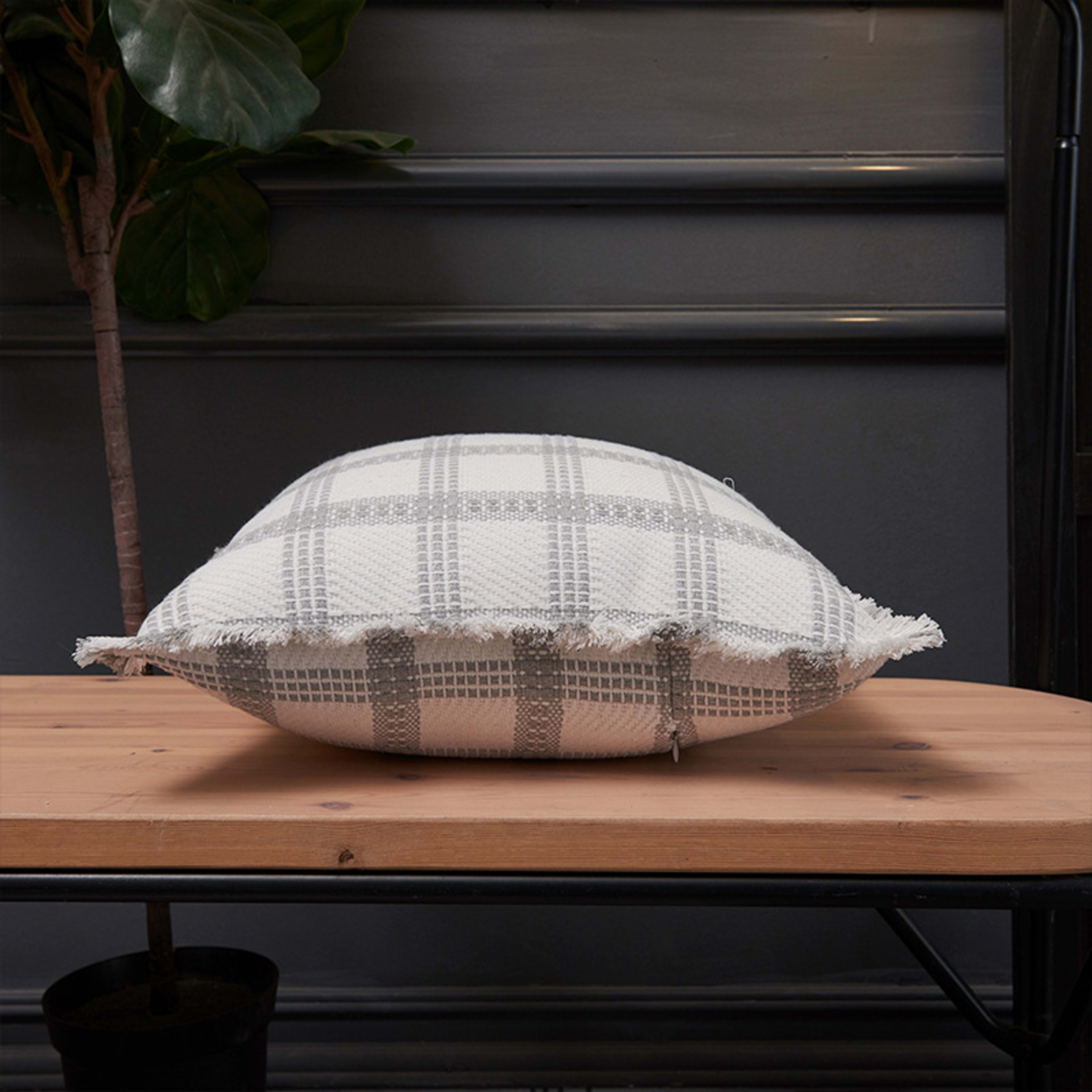 New Chanel-style Polyester-cotton Plaid Throw Pillow Cover With Tassel Trim 5