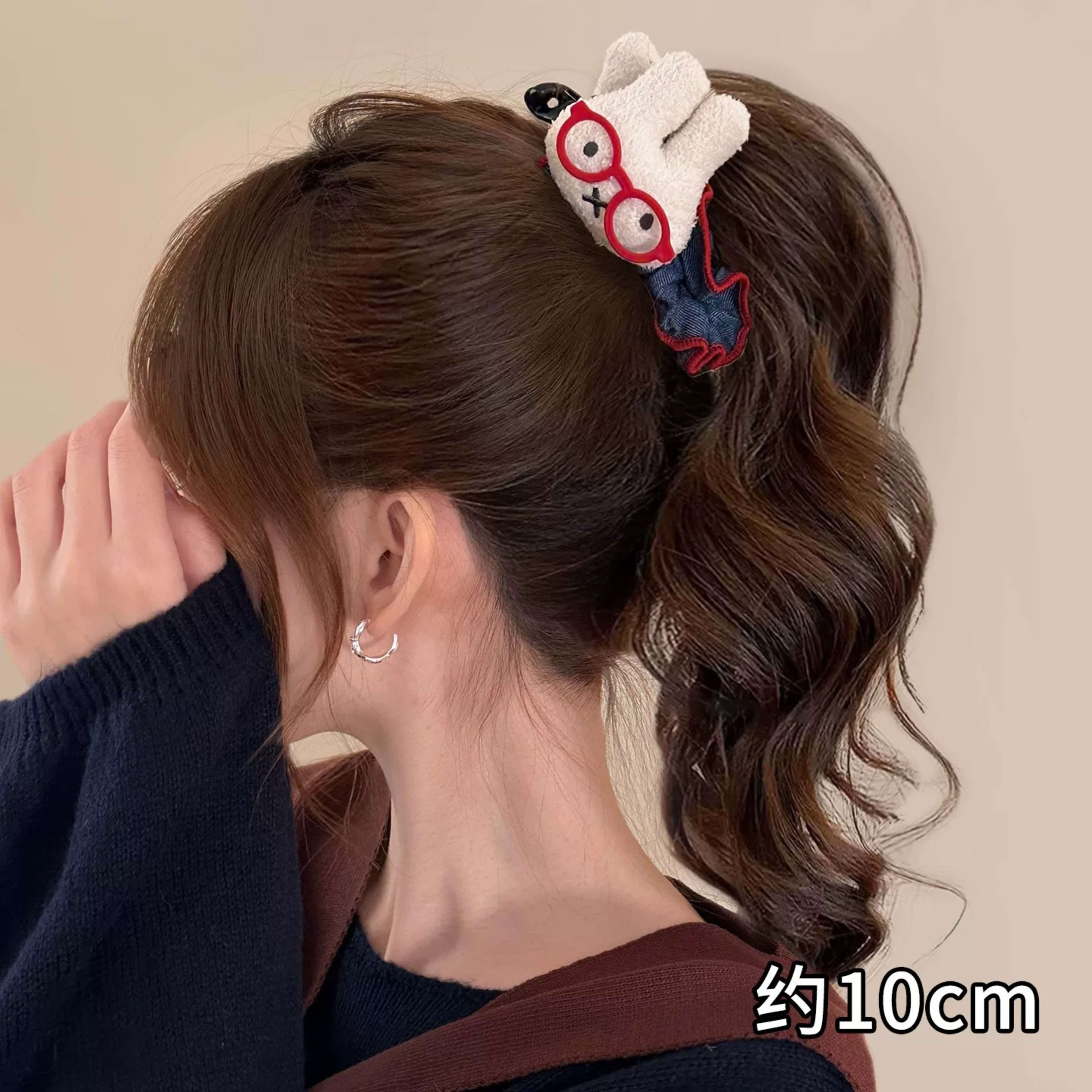 Elegant Sophisticated Bun-style Ponytail Clip For The Back Of The Head 44