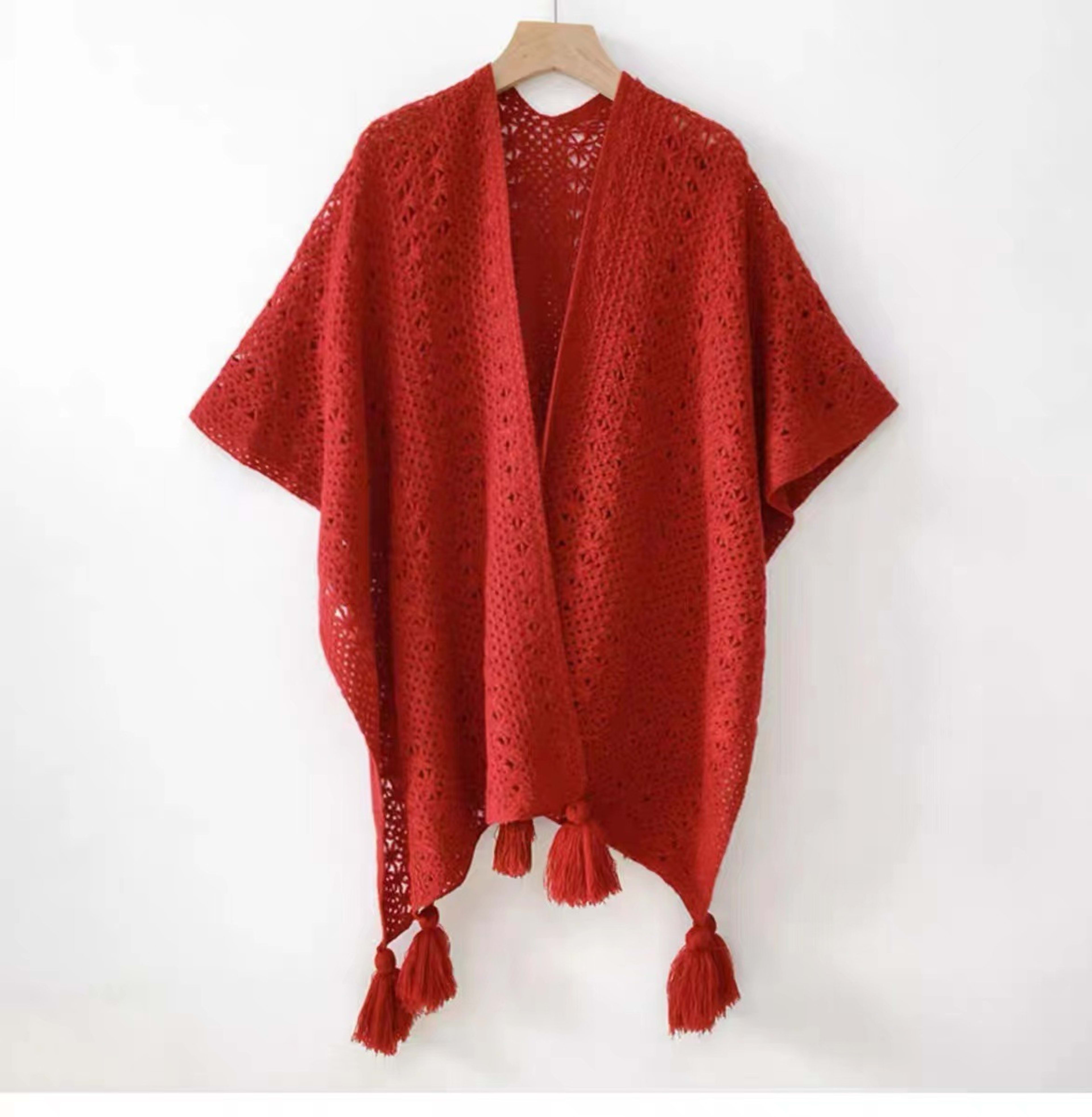 Womens Knitted Tassel-Trimmed Open-Front Cape For Photos 2