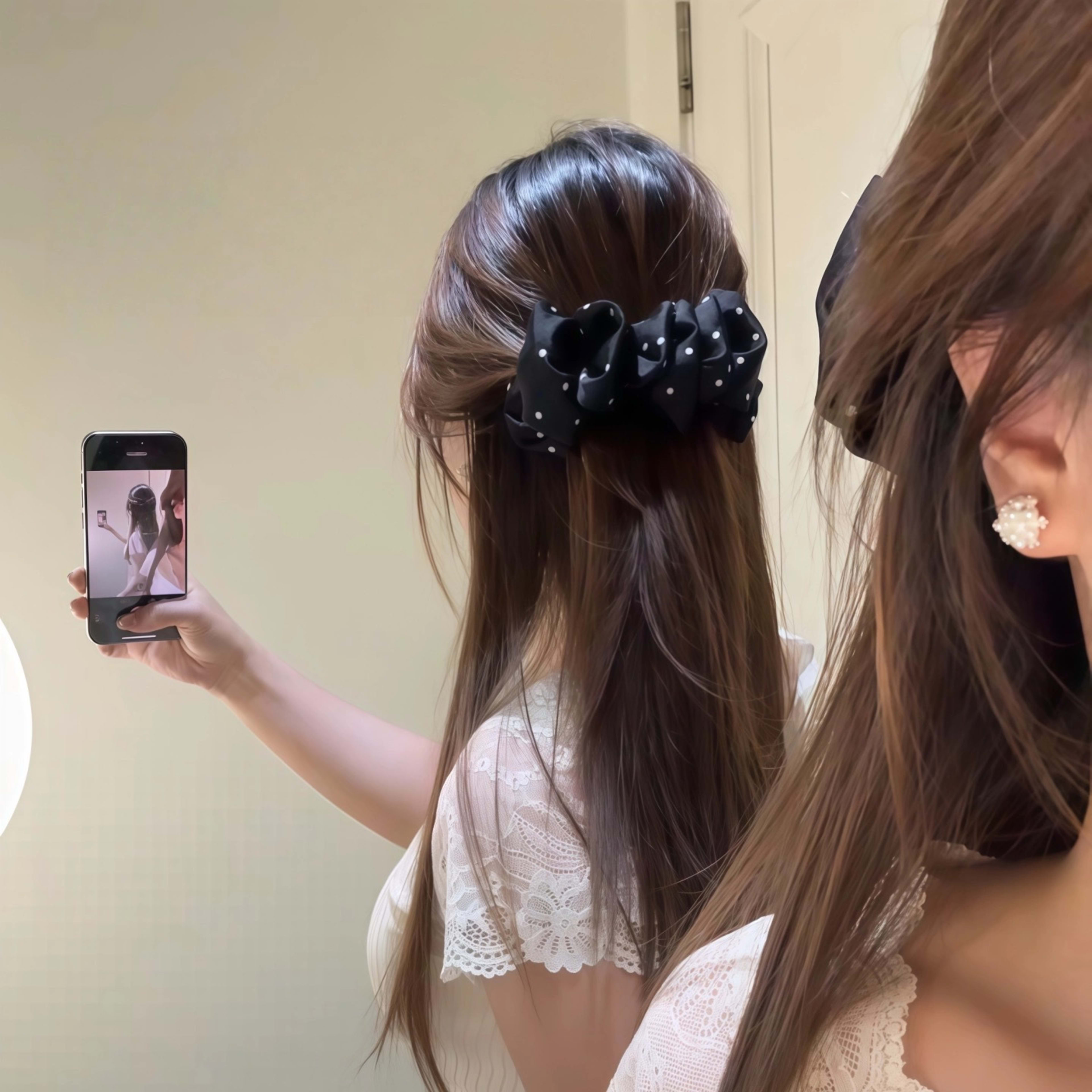 Elegant Sophisticated Bun-style Ponytail Clip For The Back Of The Head 9