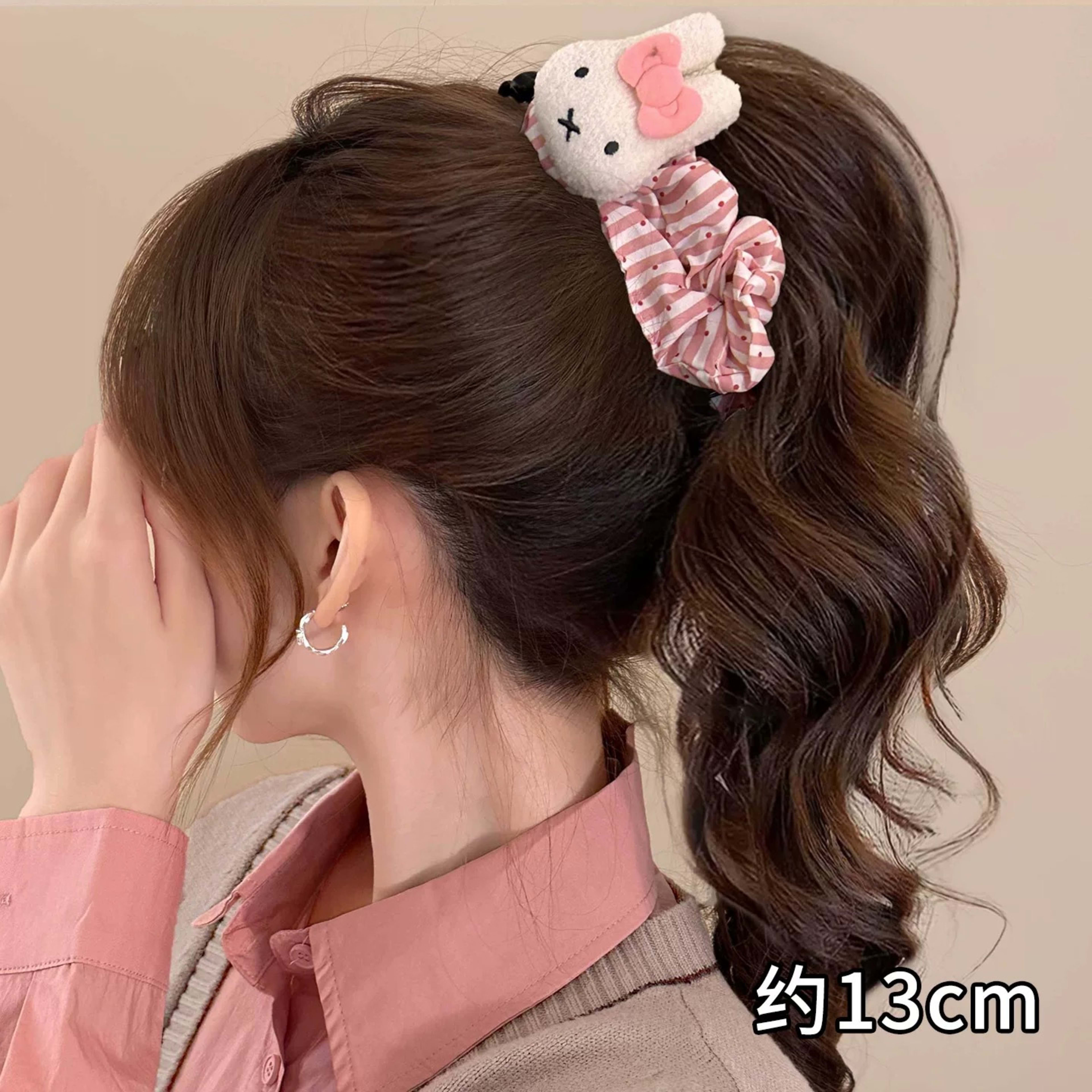 Elegant Sophisticated Bun-style Ponytail Clip For The Back Of The Head 17