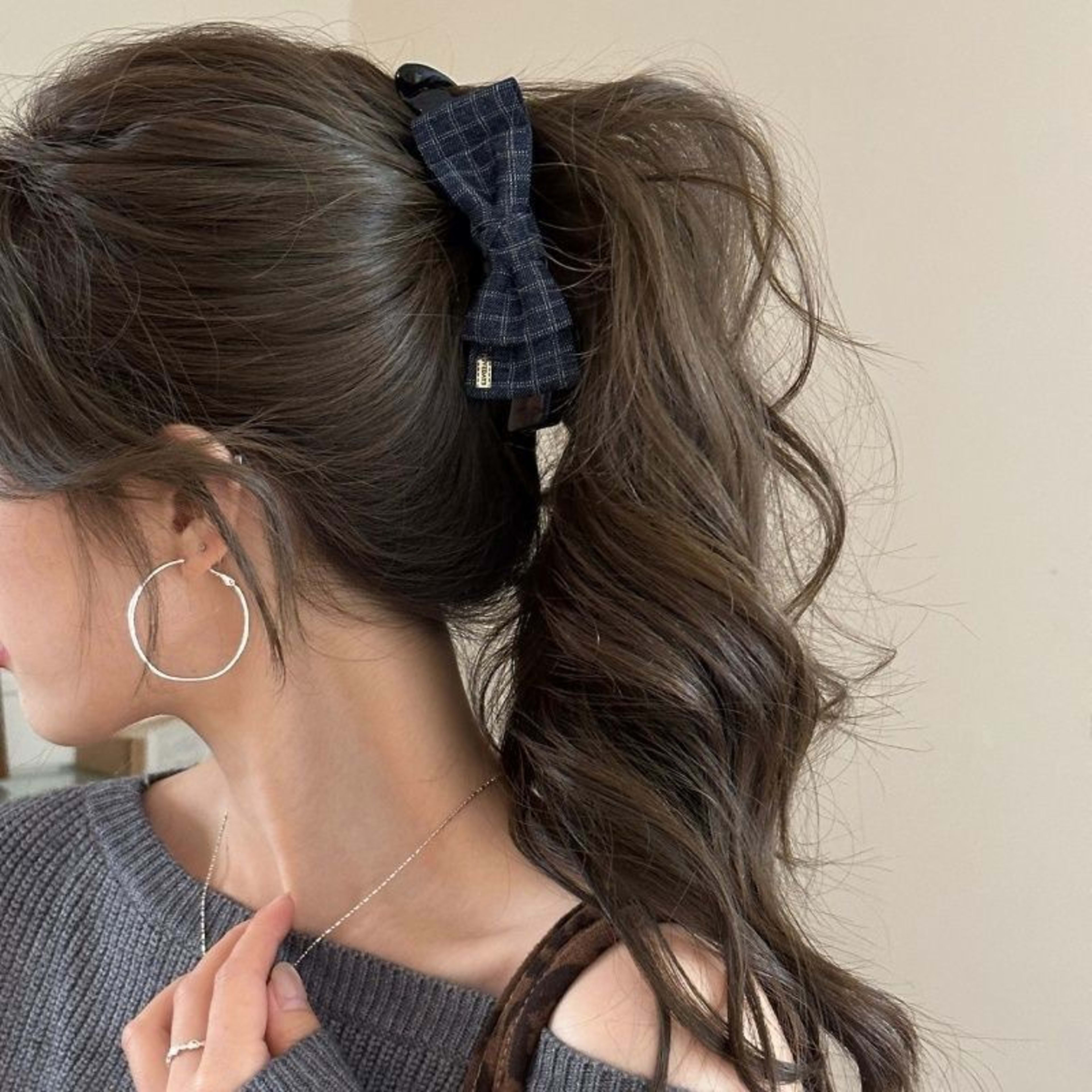 Elegant Sophisticated Bun-style Ponytail Clip For The Back Of The Head 30