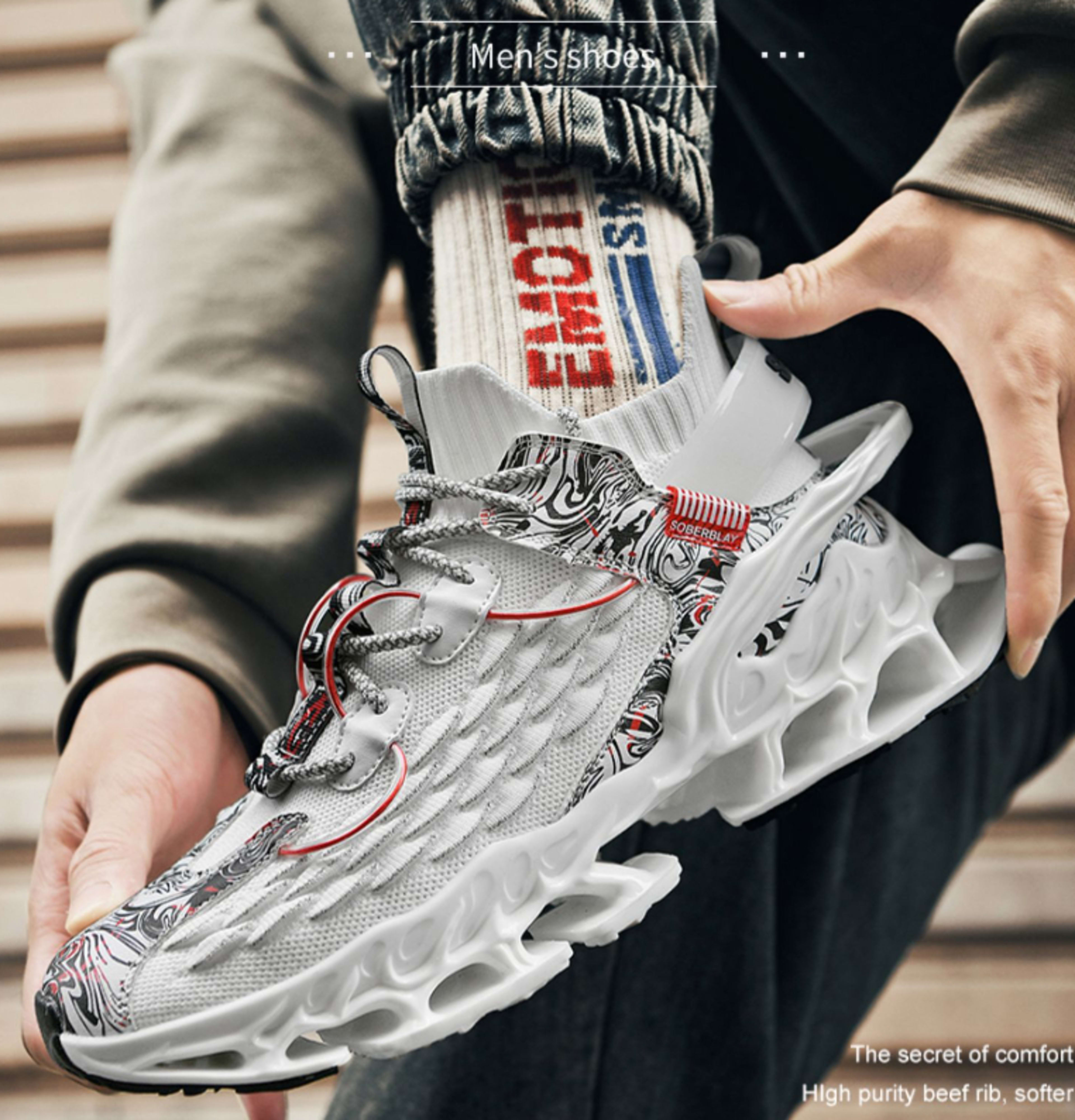 Soft Bottom Blade Running Sneaker 2