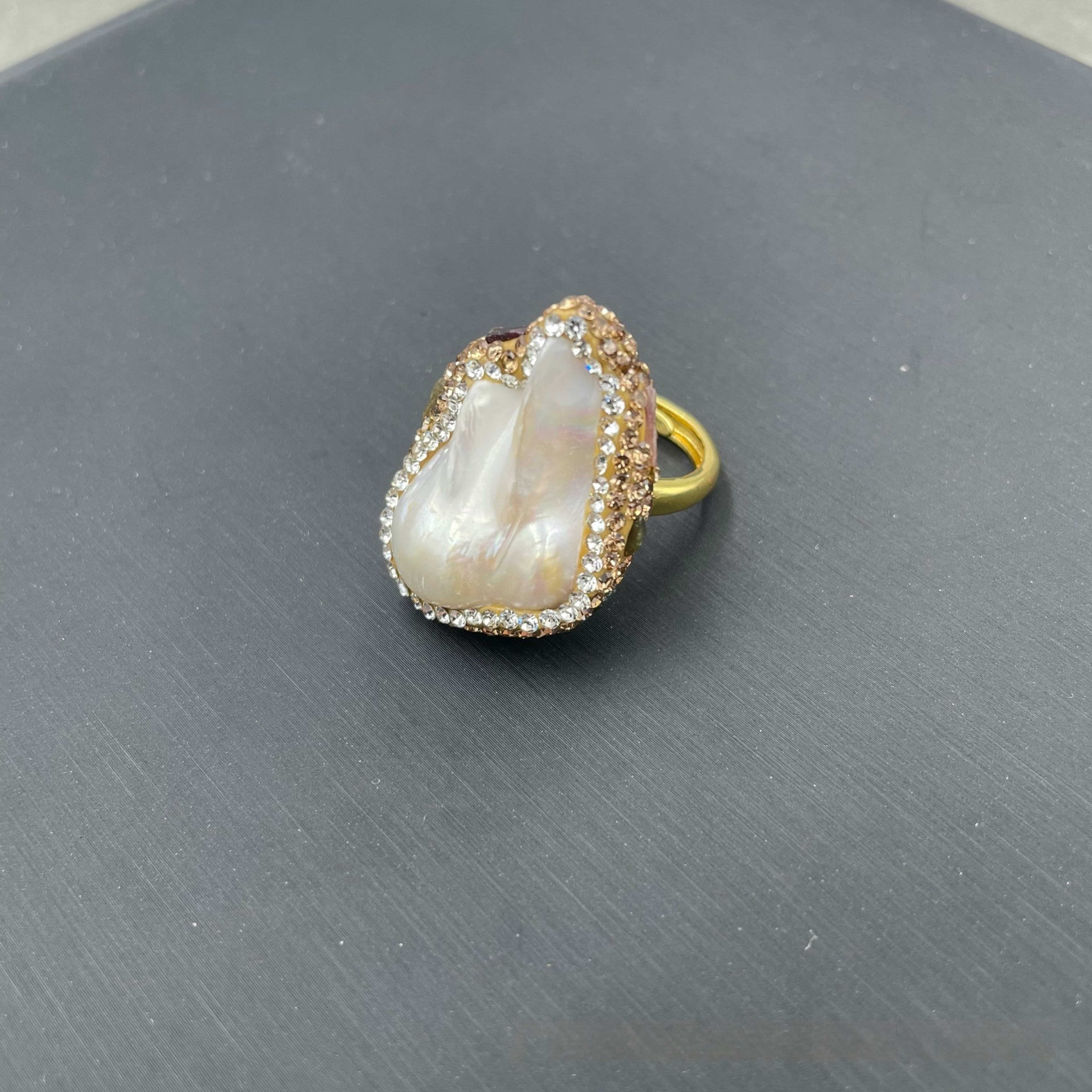 Natural Freshwater Shaped Pearl Hand-inlaid Three-piece Set 1