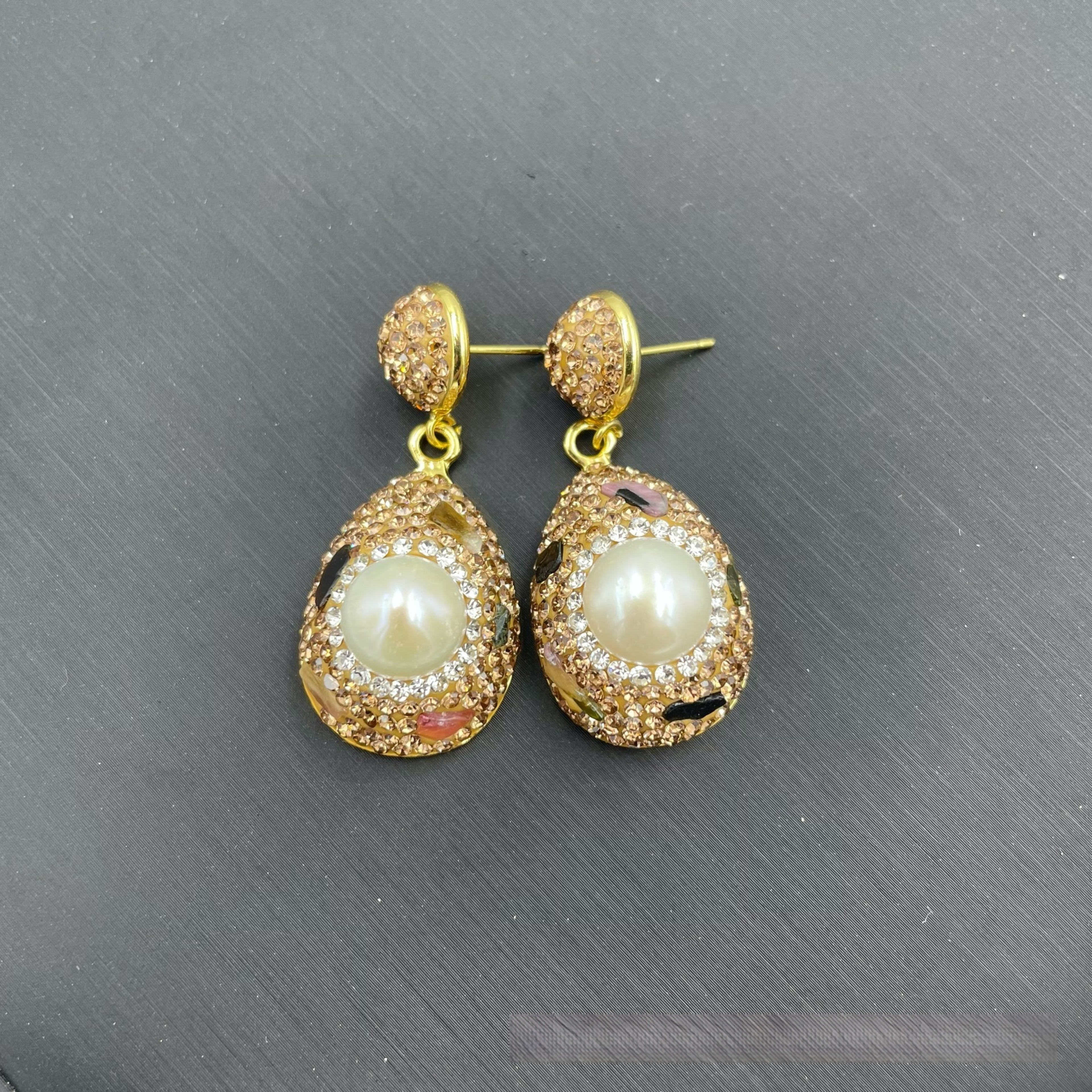 Natural Freshwater Shaped Pearl Hand-inlaid Three-piece Set 3