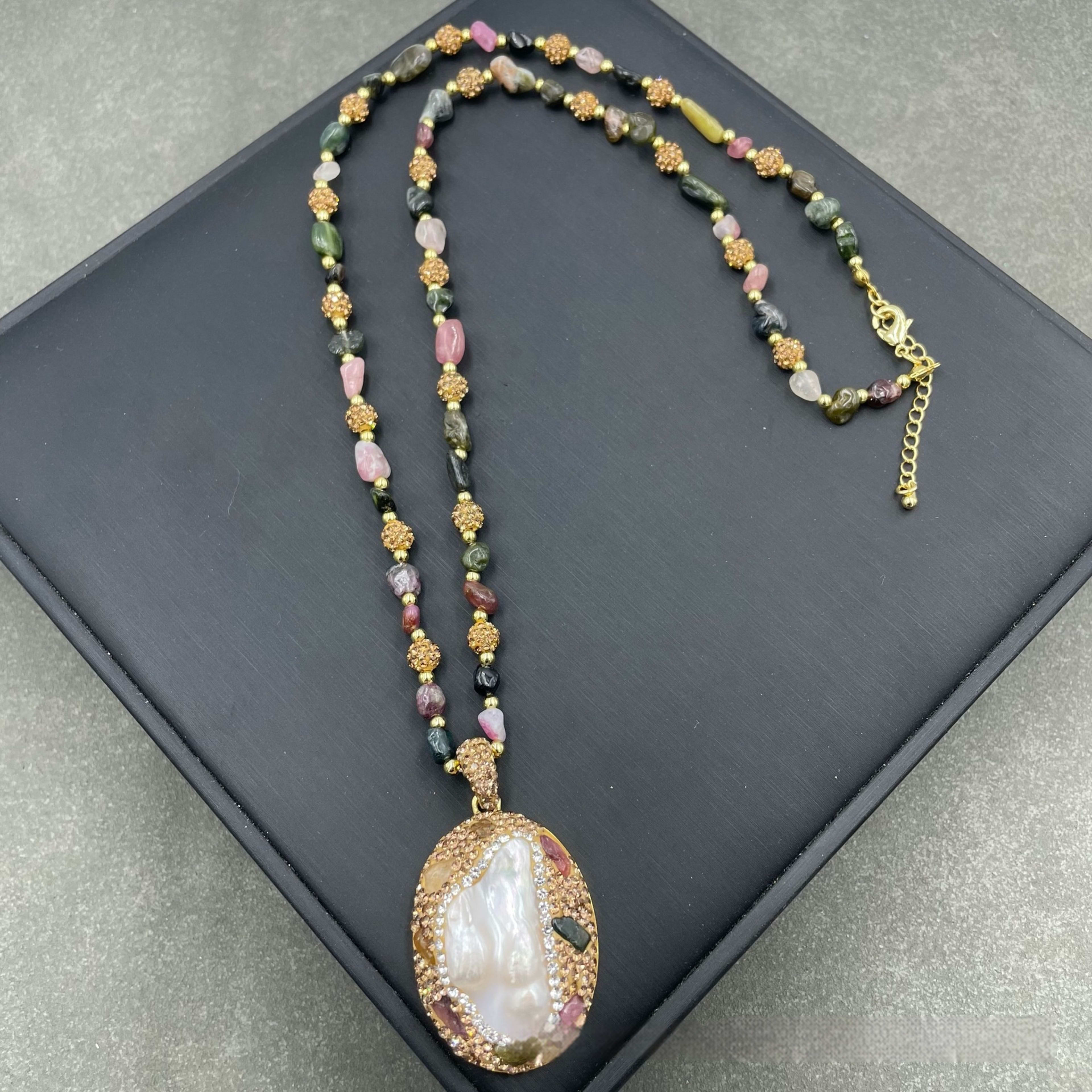Natural Freshwater Shaped Pearl Hand-inlaid Three-piece Set