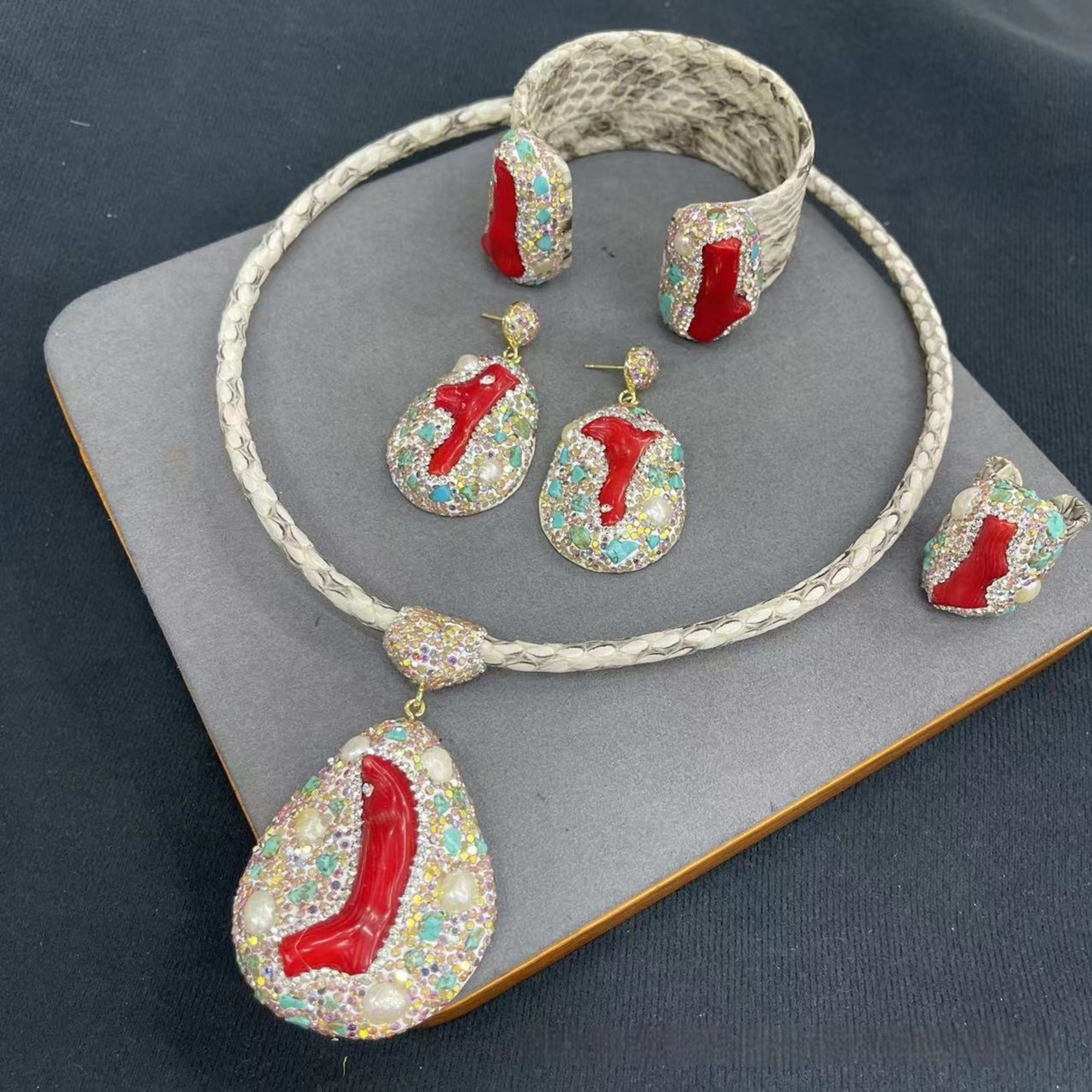 New Genuine Leather Snakeskin Sea Bamboo Inlaid Pearl Autumn And Winter Four-piece Jewelry Set 3