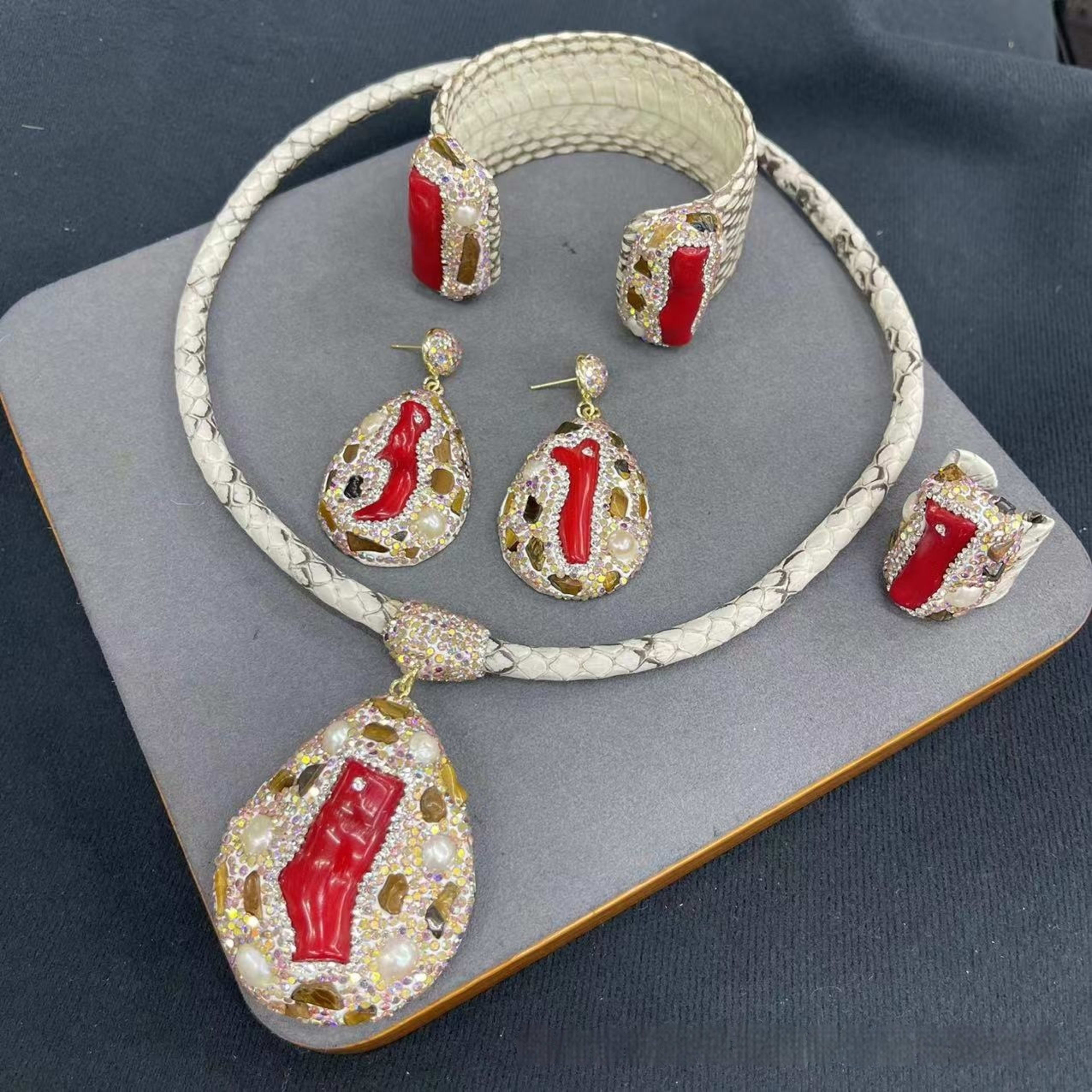 New Genuine Leather Snakeskin Sea Bamboo Inlaid Pearl Autumn And Winter Four-piece Jewelry Set 6
