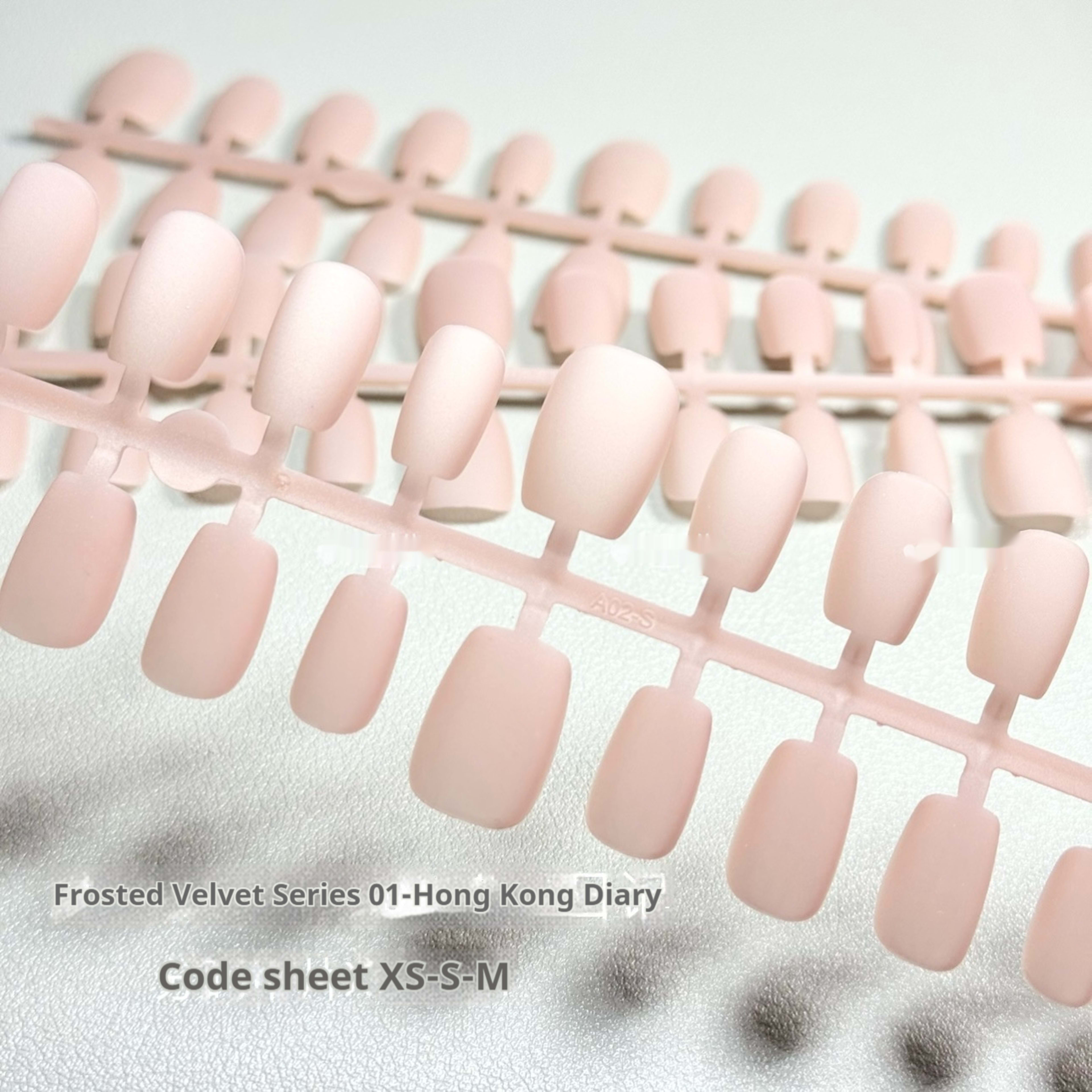Frosted Velvet Cat's Eye 01 Island Diary Aurora Nail Wear 1