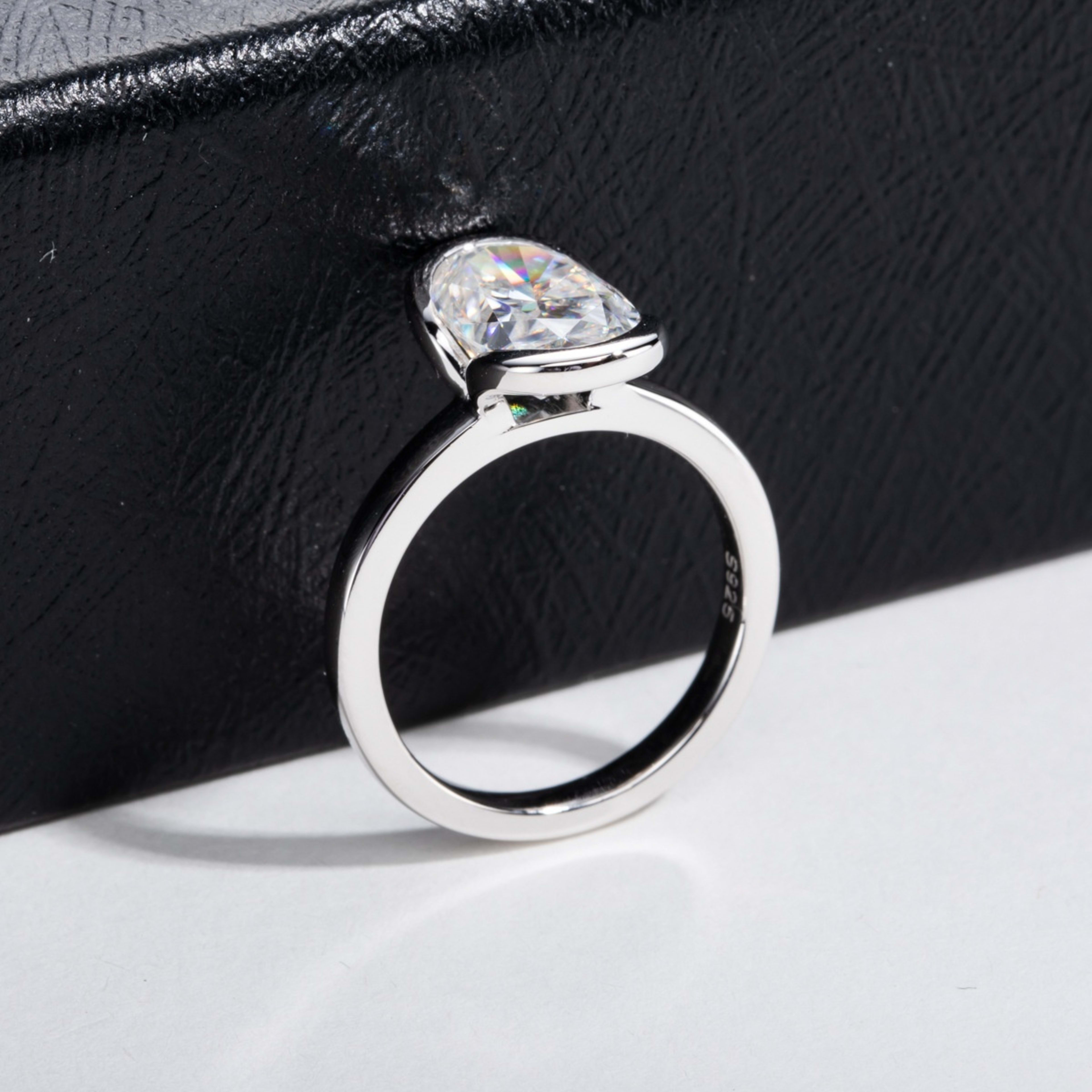 Silver Oval Semi  mount Ring With A 3  carat Fancy shaped Moissanite For Women 2