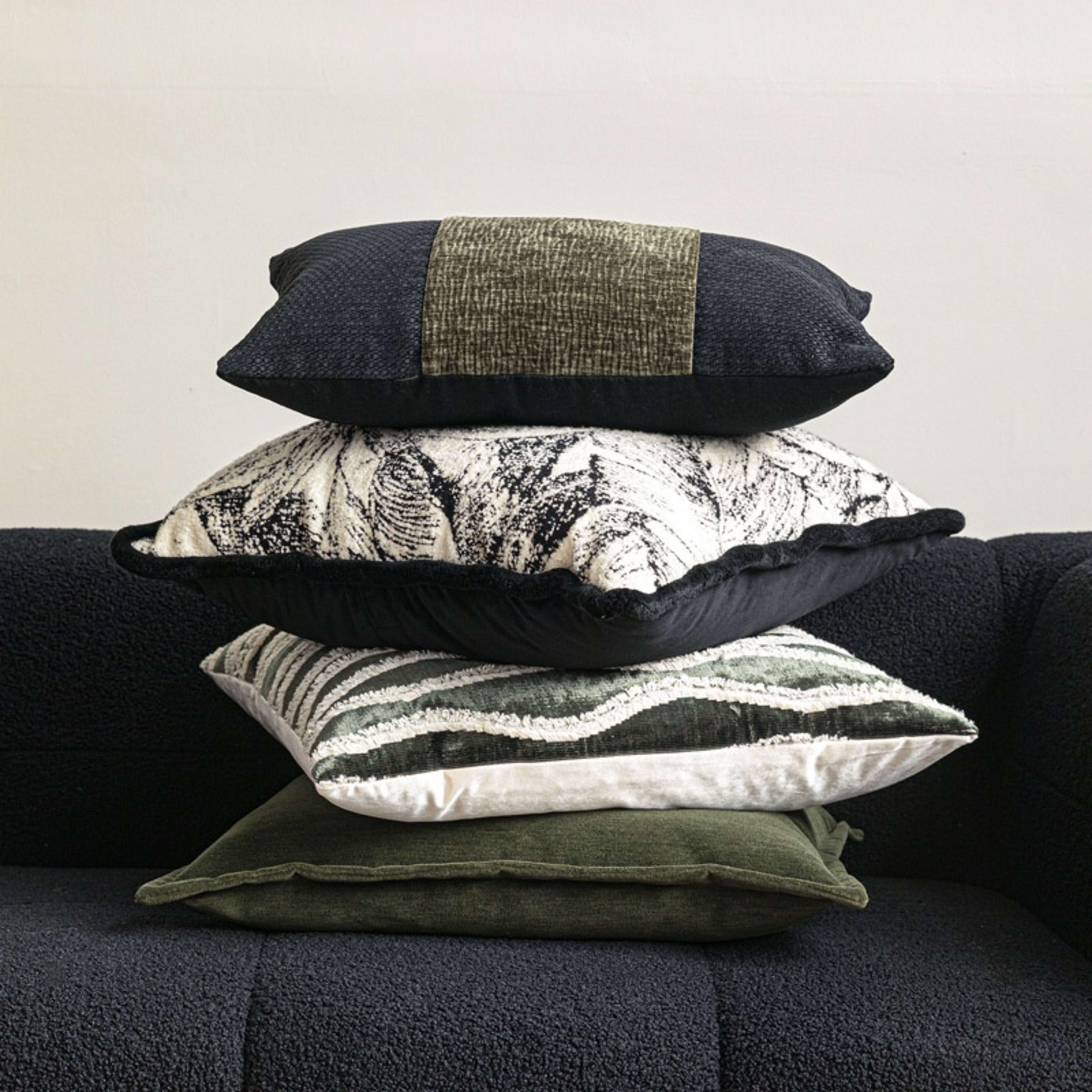 French Vintage-style Living Room Sofa Model Room Throw Pillow 2