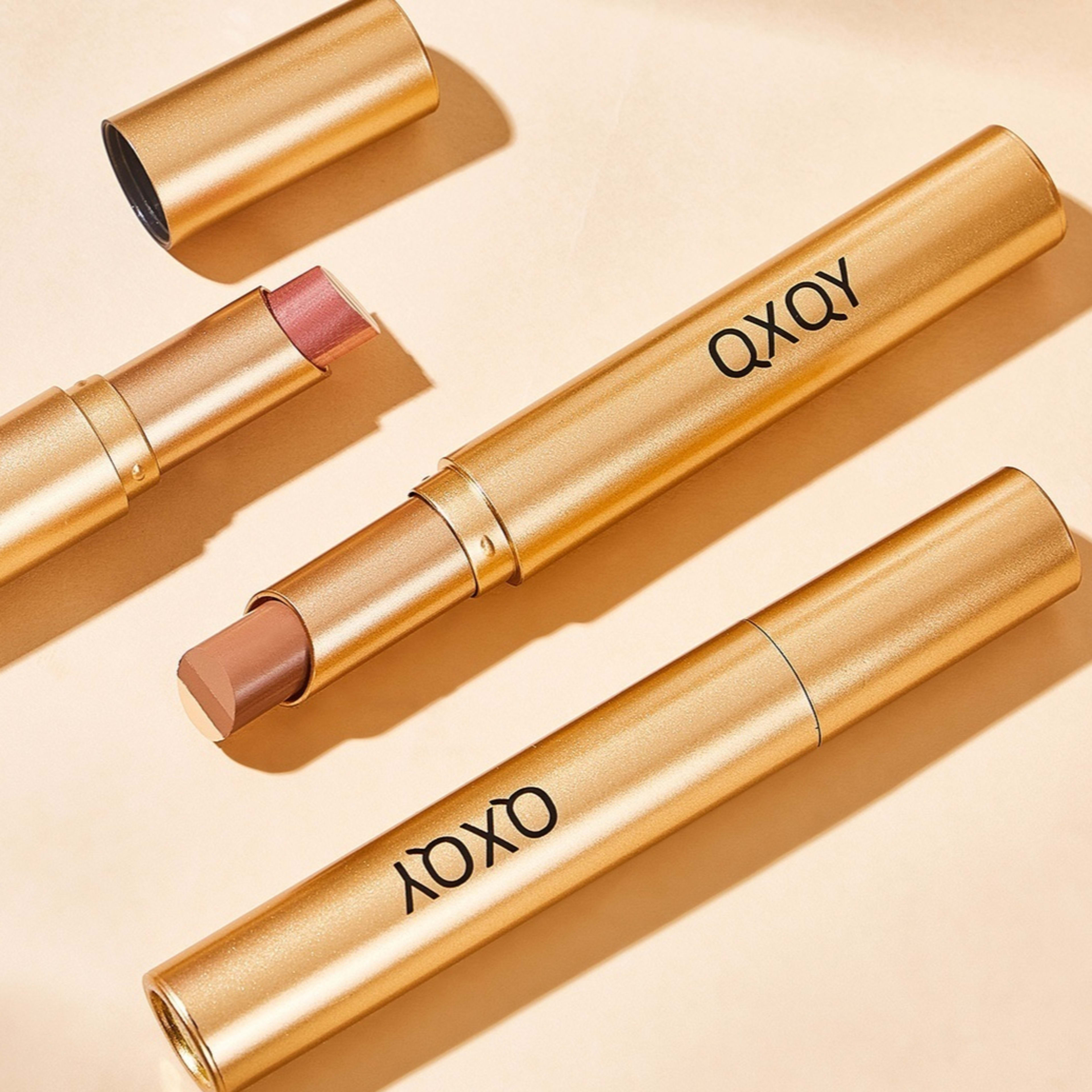 Matte And Highlight Eye Makeup For Women 4