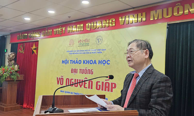 TSKH. Phan Xu&acirc;n Dũng, Chủ tịch Li&ecirc;n hiệp c&aacute;c Hội Khoa học v&agrave; Kỹ thuật Việt Nam ph&aacute;t biểu tại hội thảo.